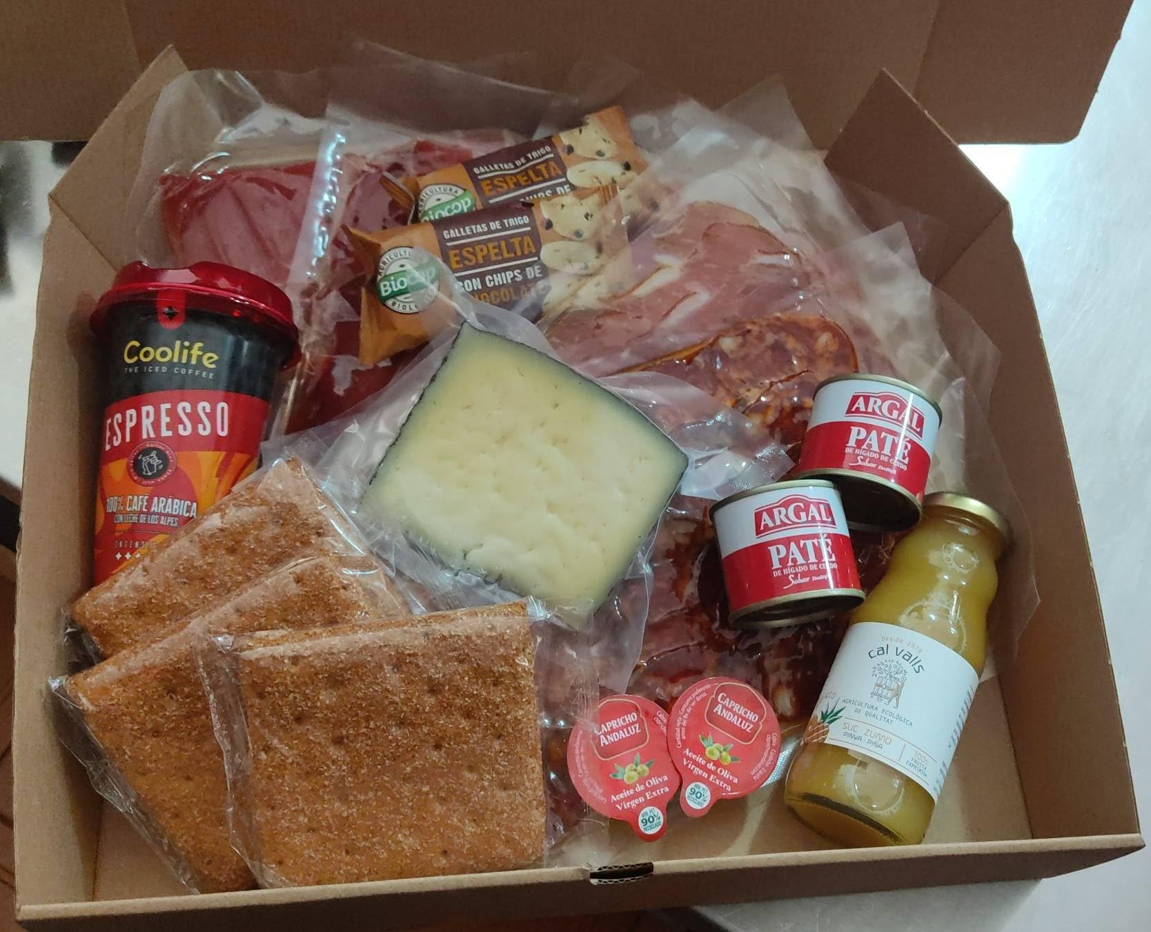 Surprise breakfast basket with gourmet products