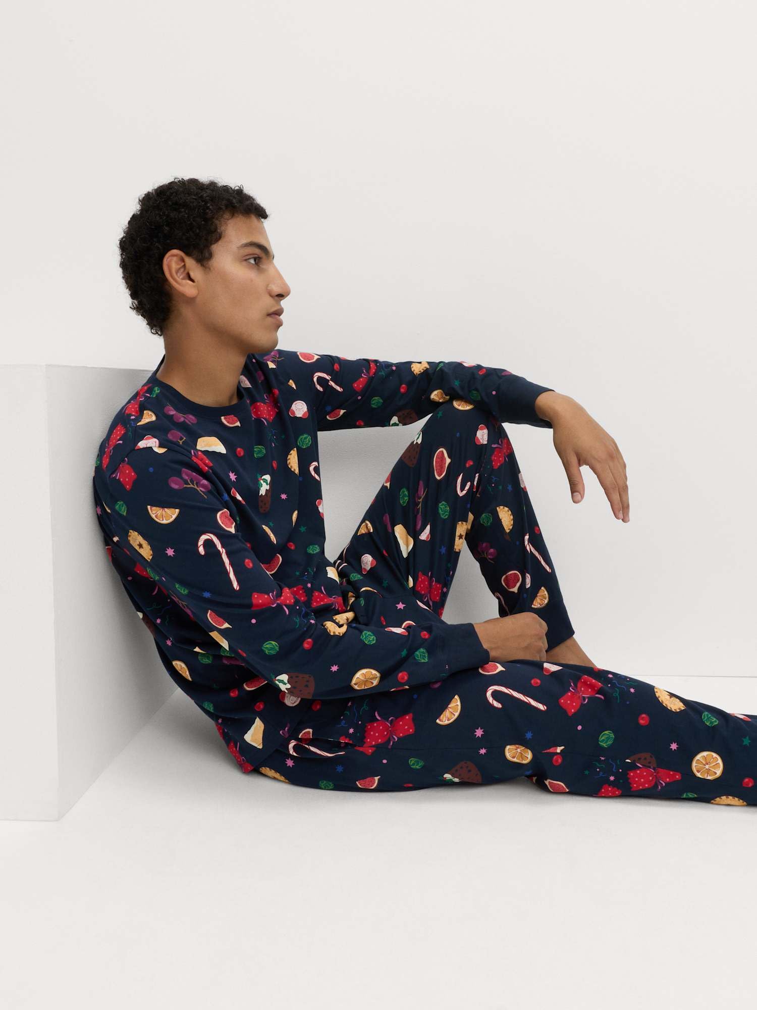 Marks & Spencer Conjunto de Pijama Navideño Familiar con Motivo de Cena Festiva de Algodón Puro para Hombre, Ajuste Normal, Cintura con Cordón, con Bolsillos