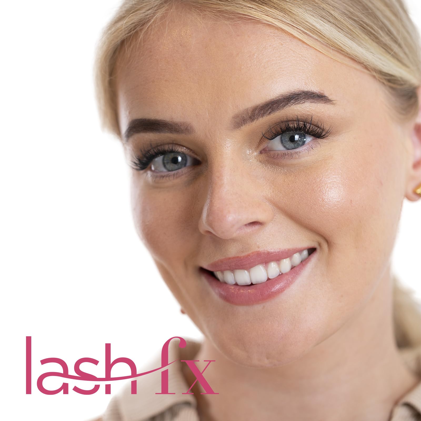 Lash FX Press & Go Pre-Glued Cluster Lashes, Rome: Flirty and fluffy, adding wispy volume with an elegant touch - Image 4