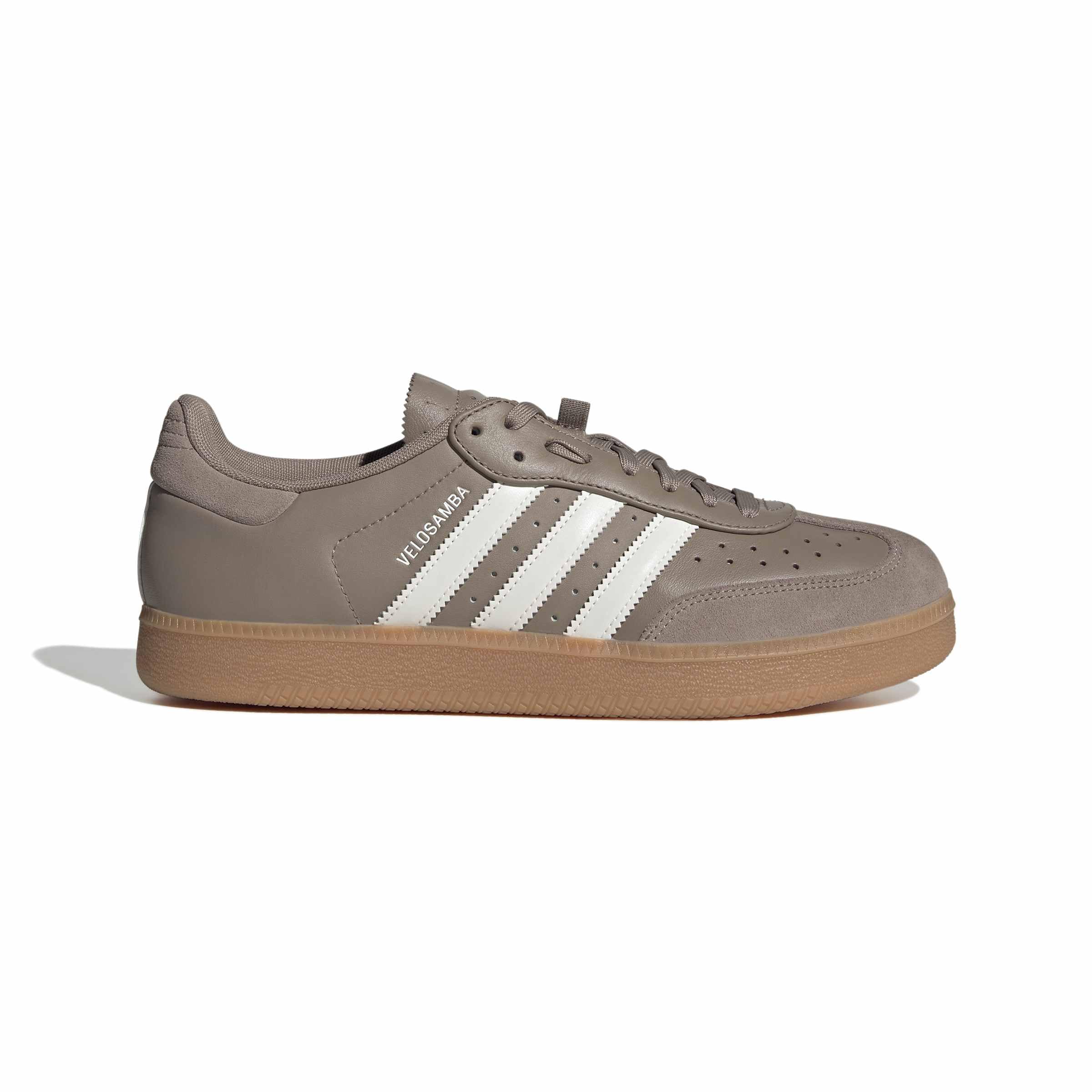 adidas Unisex Velosamba Lea Shoes, Chalky Brown/Chalk White/Core Black, 42 EU