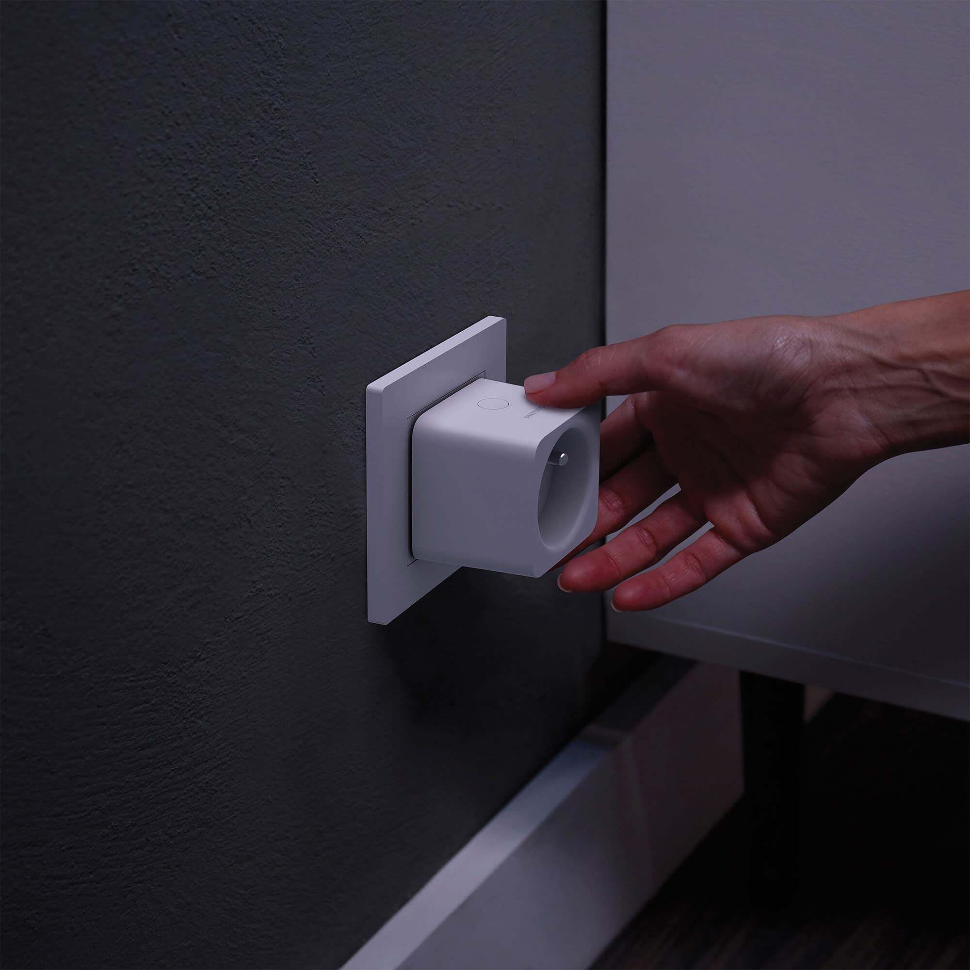 Philips Hue Smart Plug, prise connectée, fonctionne avec Alexa, Google Assistant et Apple Homekit