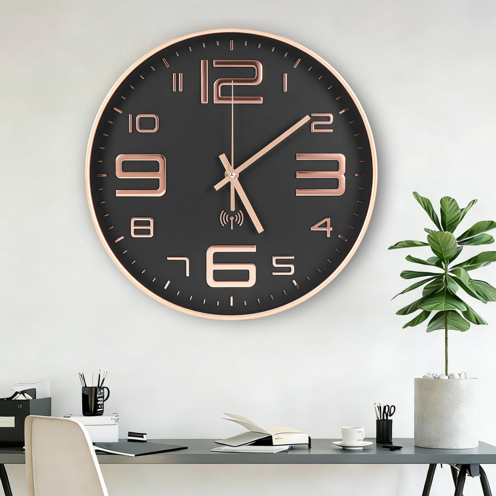 DEECOZY Wanduhr,Wanduhr Funk, 30 cm Wanduhrs Groß Mit Sekundenzeiger, Glasabdeckung, Wohnzimmeruhr,Wandfunkuhr Für Küche/Wohnzimmer/Büro,Uhr Wand,Küchenuhren,30 * 30 * 4.3cm