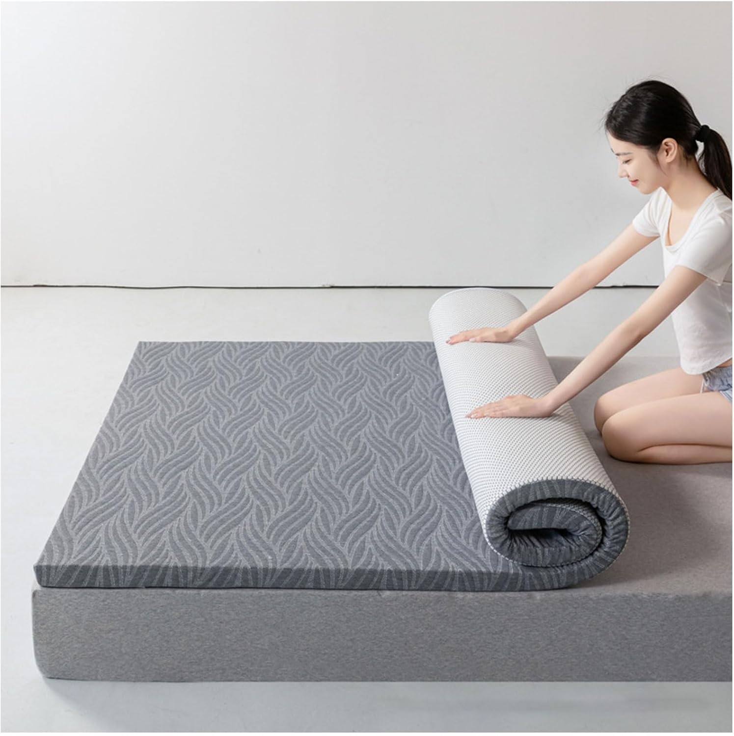 Thick Mattress Topper - Non-Slip Mattress Pad Cover for Back Pain Breathable Folding Sleeping Pad Machine Washable Mattress Protector,Grey,47.2''x78.7''
