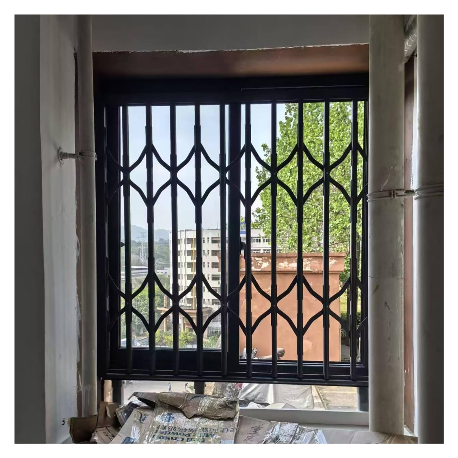 Protection de fenêtre sans danger pour les enfants, empêche les chutes et le vol, design pliable réglable pour chambres, salles de bains, balcons, sécurisez votre maison en toute tranquillité d'esprit