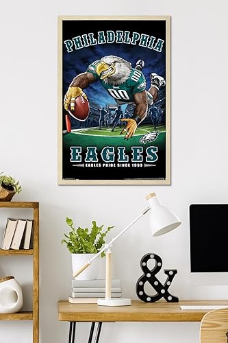 Miniatura 8 de Trends International NFL Philadelphia Eagles - Póster de pared de End Zone 17, 22.375 x 34 pulgadas, versión enmarcada plateada Versión con marco