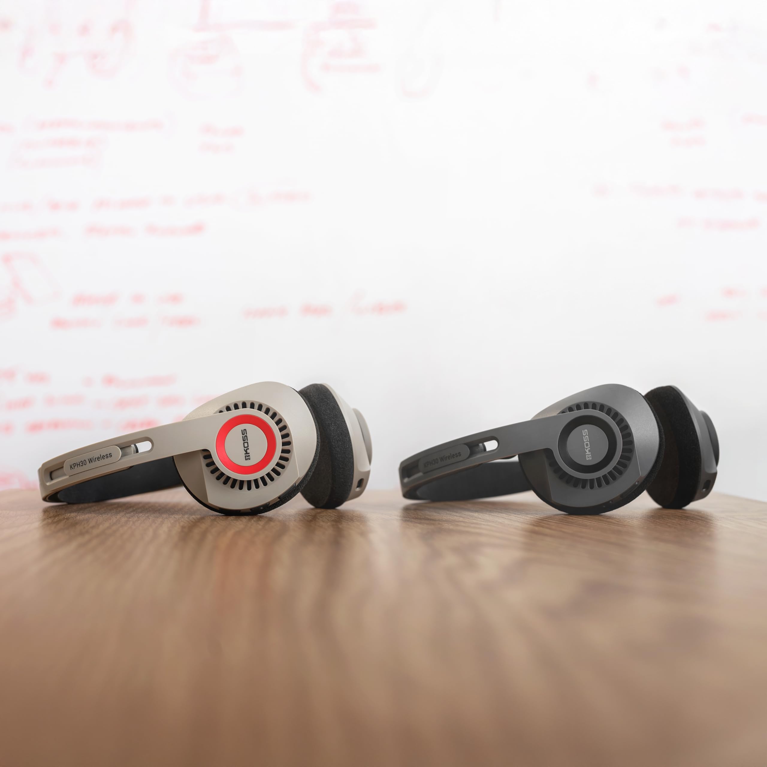 Koss KPH30 - Auriculares inalámbricos Bluetooth estilo retro, color gris sigiloso | Batería de más de 20 horas, carga USB-C, micrófono
