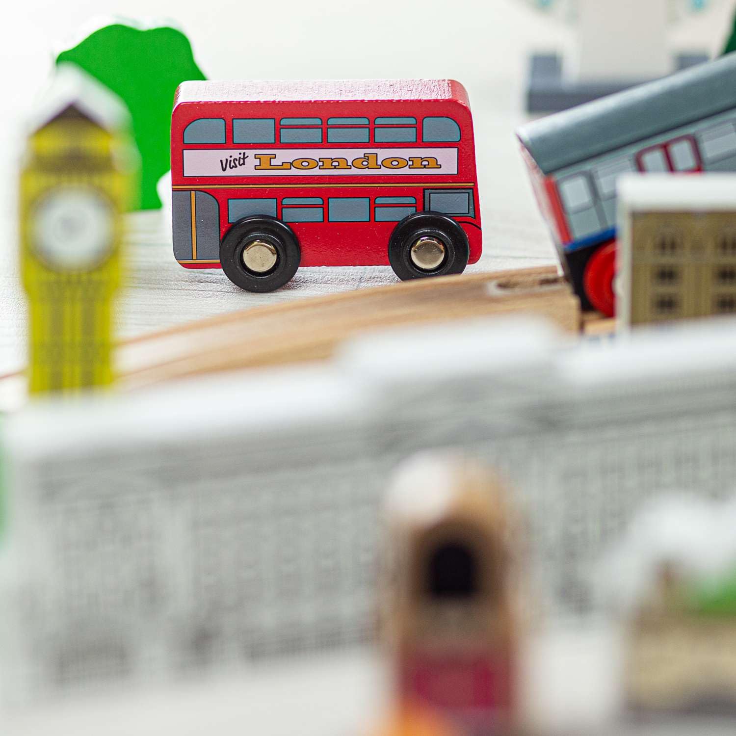 Tidlo Wooden City of London Figure of Eight Train Set : Amazon.co