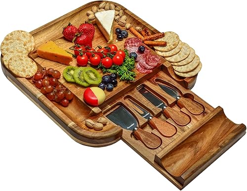 Miniatura 4 de Picnic at Ascot Tabla de cortar de queso de acacia/embutidos grabada personalizada con juego de cuchillos y marcadores de queso, diseñada y