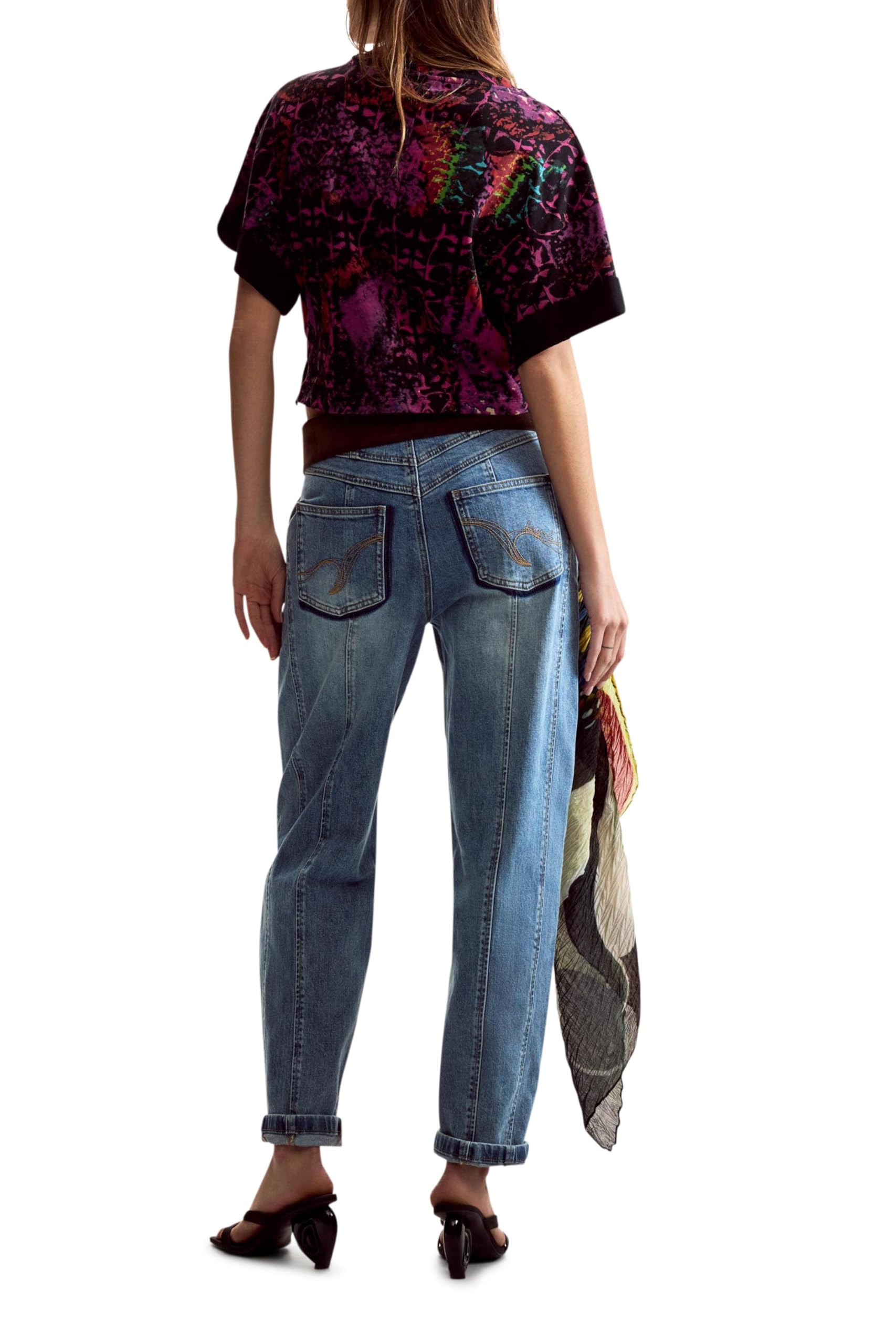 Desigual Femme T-shirt ethnique conçue par Mr. Christian Lacroix.
