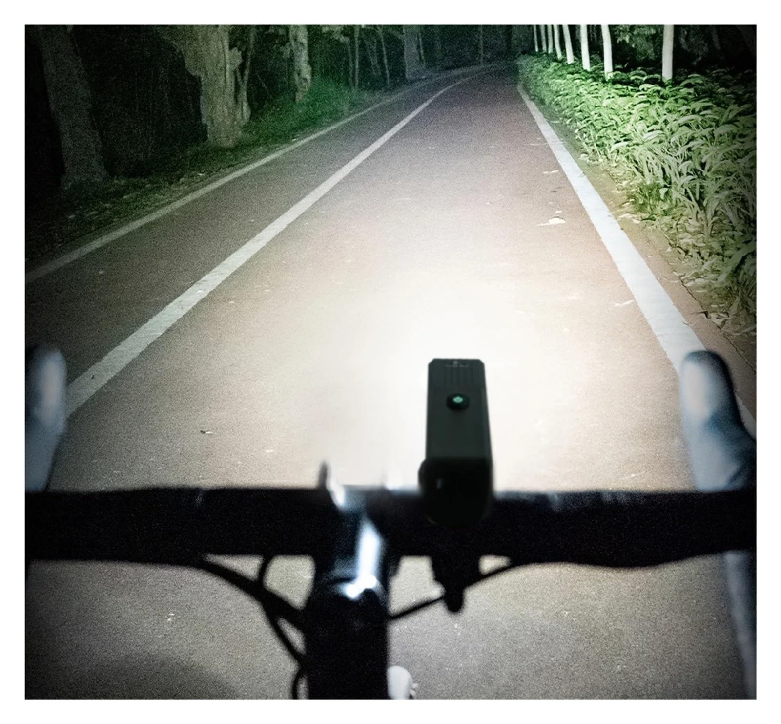 1 Lampe de Poche LED Rechargeable par USB 400/800 LM for Phare de vélo.