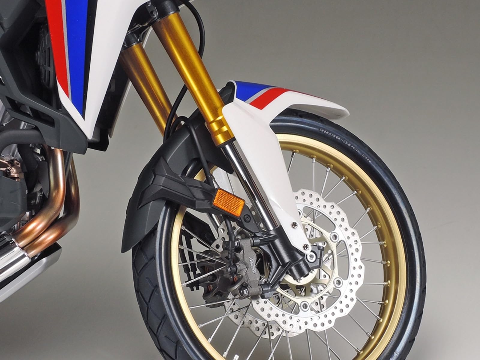 TAMIYA 1:6 Honda CRF 1000L Africa Twin Enduro - modelkit, Kit de plástico, Kit para Montar, réplica Detallada, sin Pintar