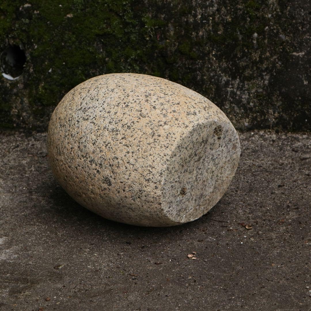 石製？透かし彫り 卵型置物 約10cm 天然石卵型 台付き置き飾り 販売 天然石の原石や磨き石