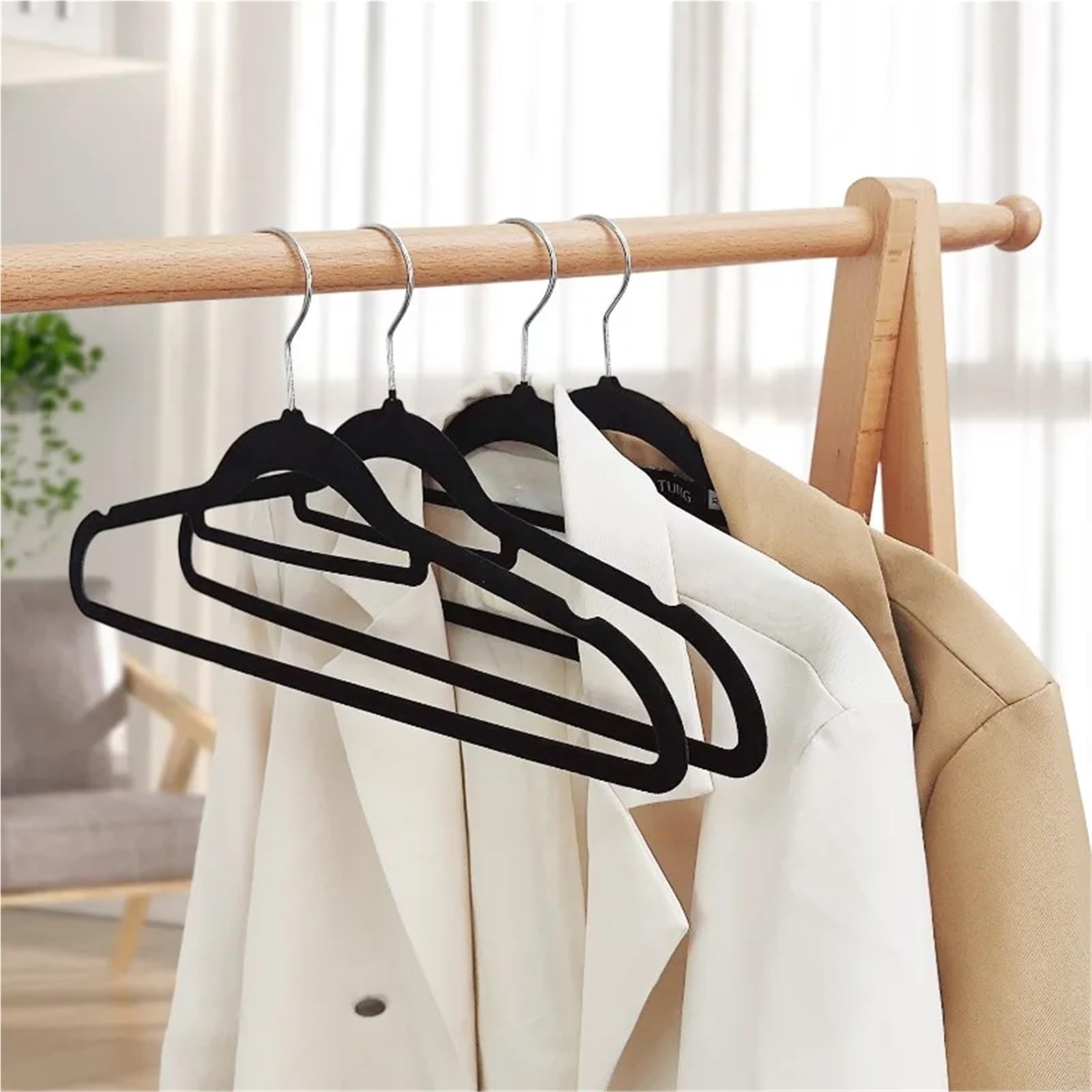 10/50 Stück Samt-Kleiderbügel, robuste, rutschfeste Kleiderbügel for Mantel, Hose, Kleiderschrank, platzsparendes Kleidungsstück für Mäntel, Hosen(Black-30pcs)