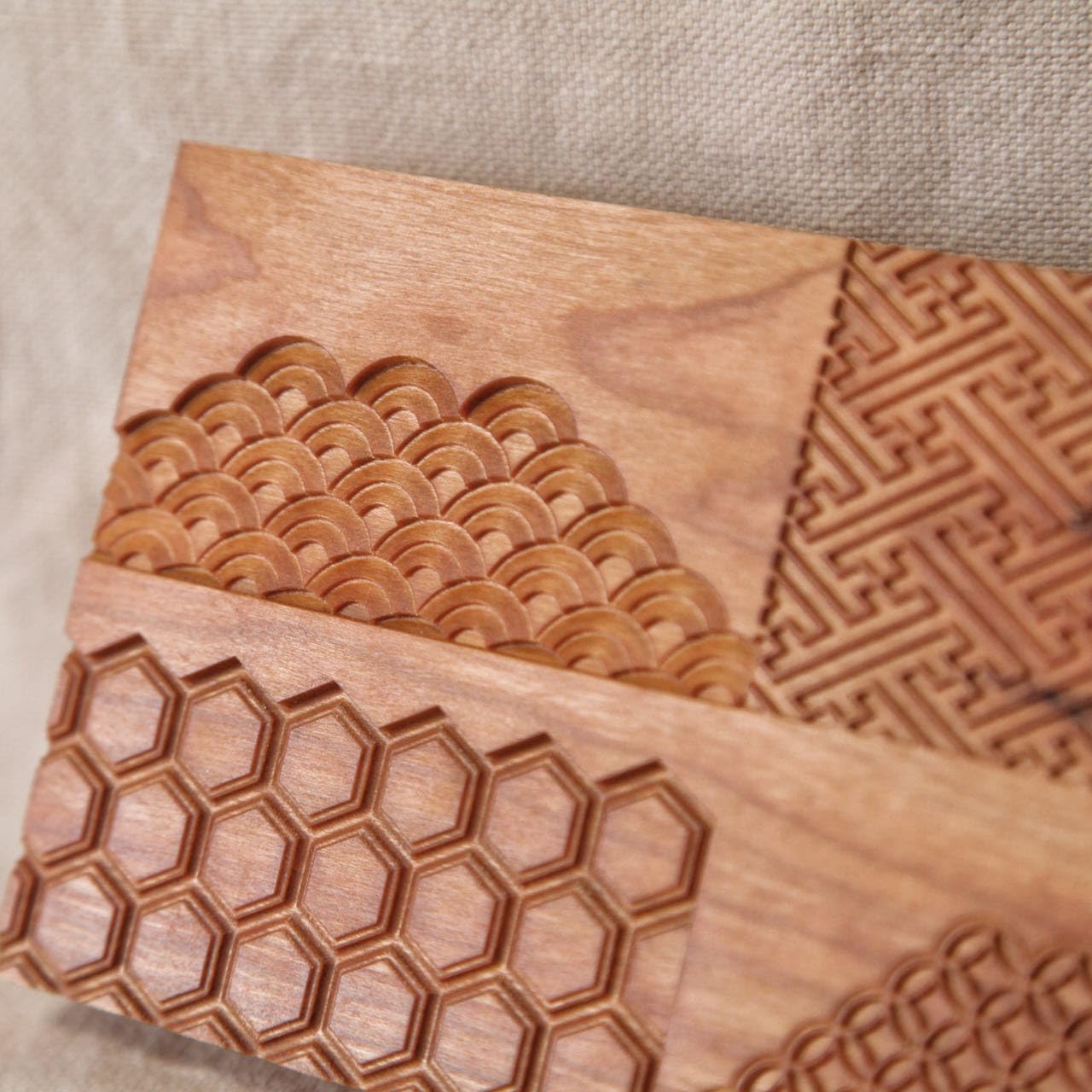 Amazon | KUNNKENN 和菓子道具・木製菓子型 4種類の木彫り 青海波