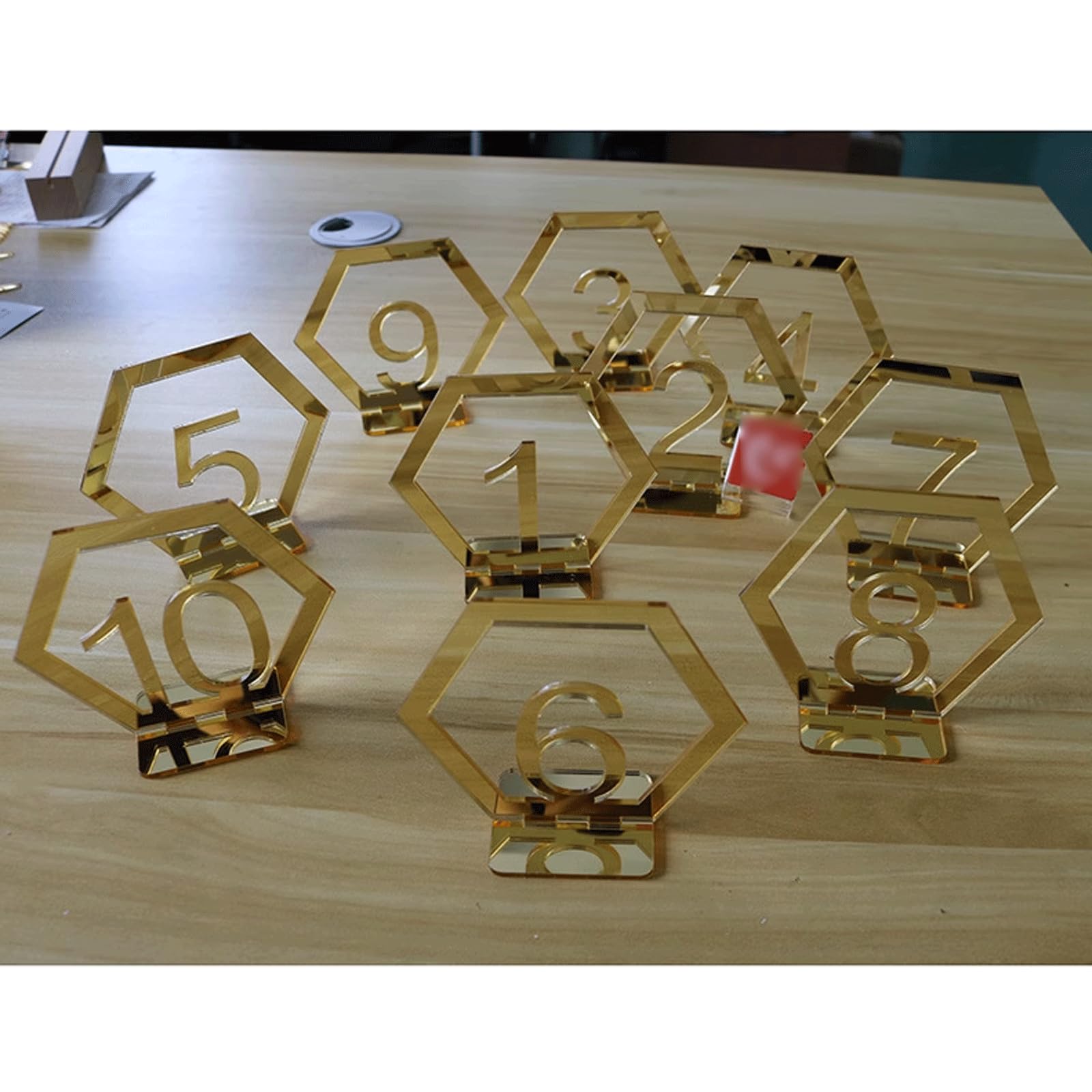 Sechseckige goldene Tischkarten aus Acryl, digitaler Tischkartenhalter, prägnanter Tischnummernständer, perfekt für Dinnerpartys, Bankettveranstaltungen