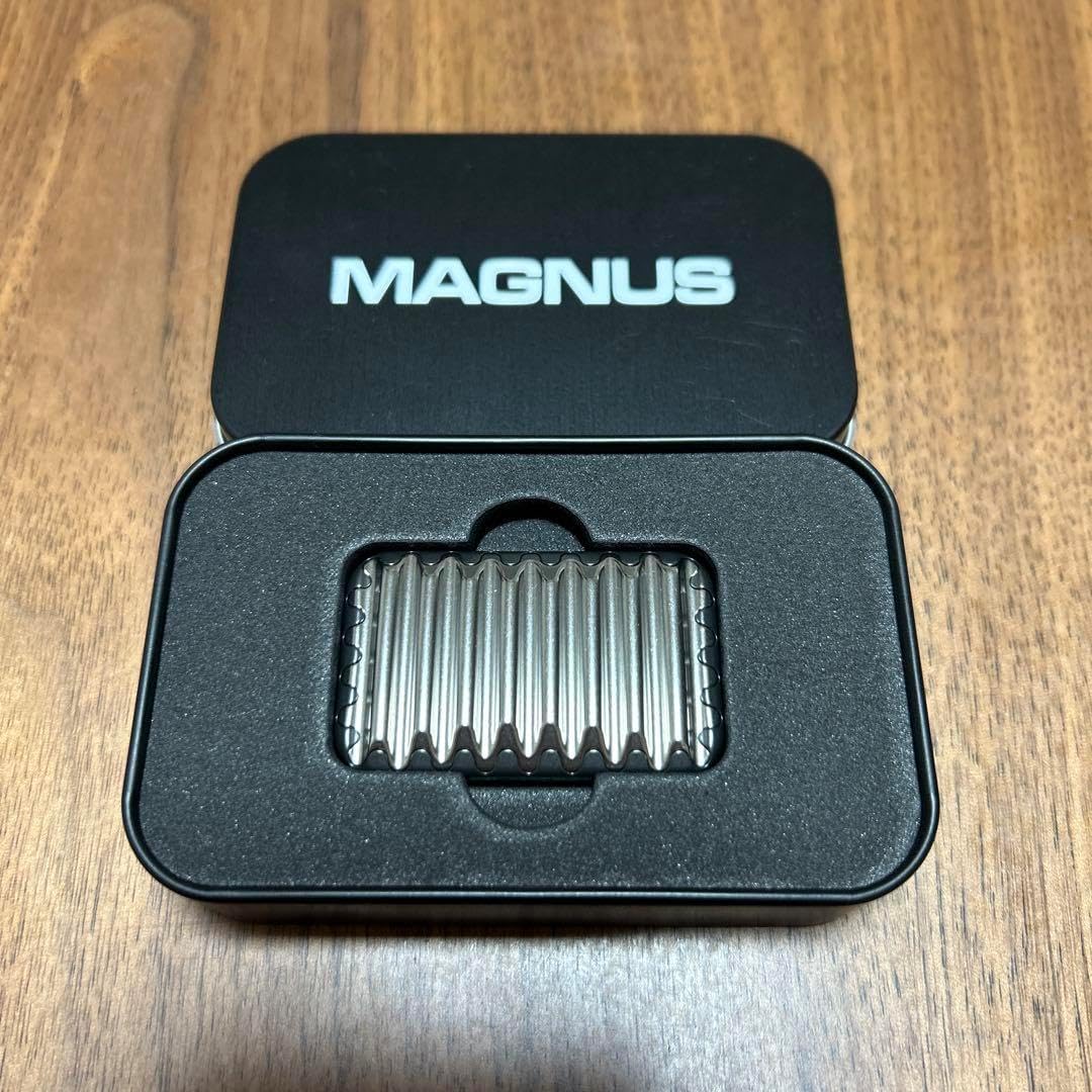 MAGNUS Crinkle Zirc/Ti/Zirc フィジェットトイ MAGNUS Crinkle Zirc MAGNUS Crinkle Zirc/Ti/Zirc フィジェットトイ MAGNUS Crinkle Zirc