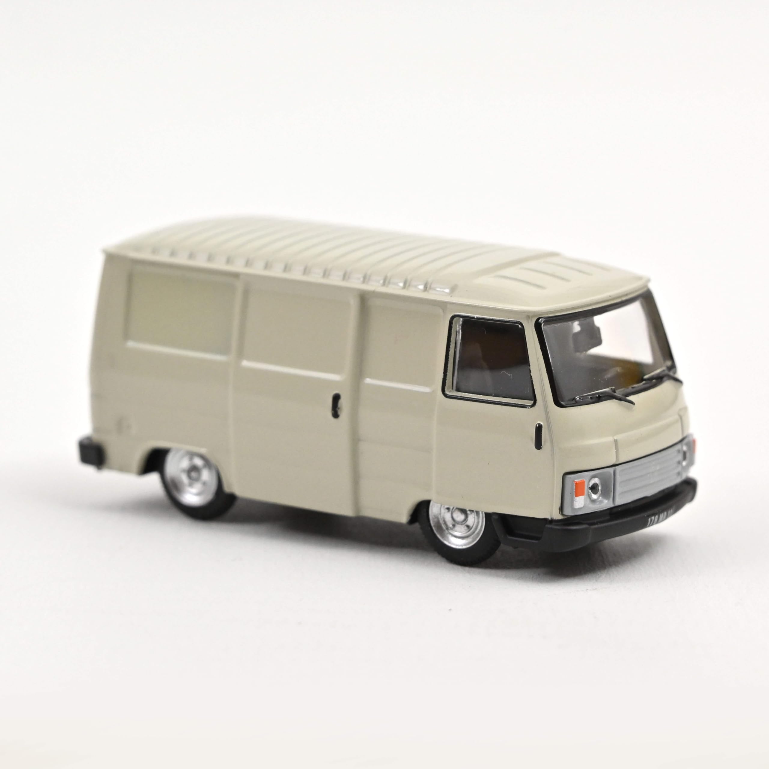 Peugeot J9 1981 Beige 1:87