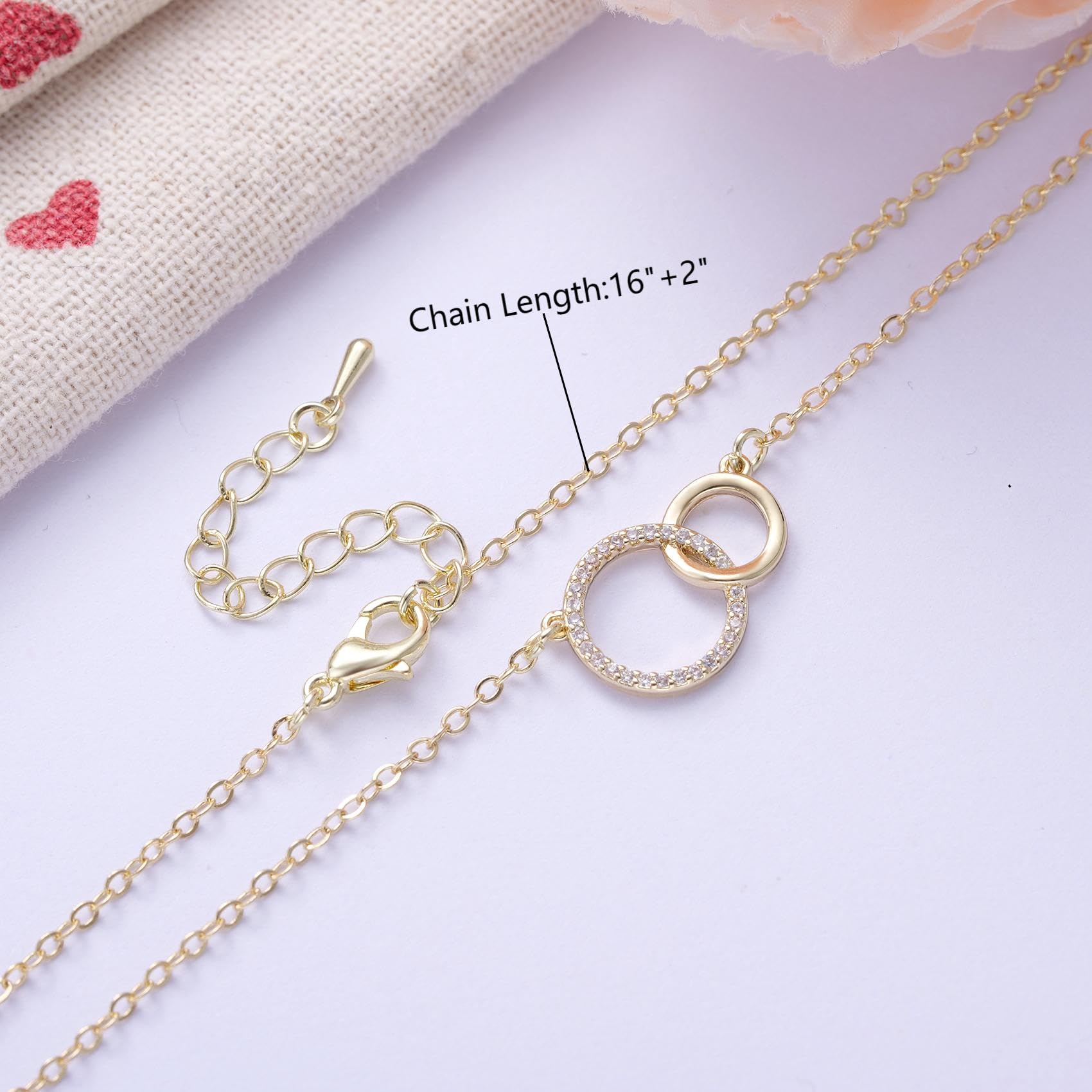 Kvekstio Wedding Day Mother of the Bride/Groom Gift, Minimalist Interlocking Circles Pendant Necklace Jewelry Gift for Mother