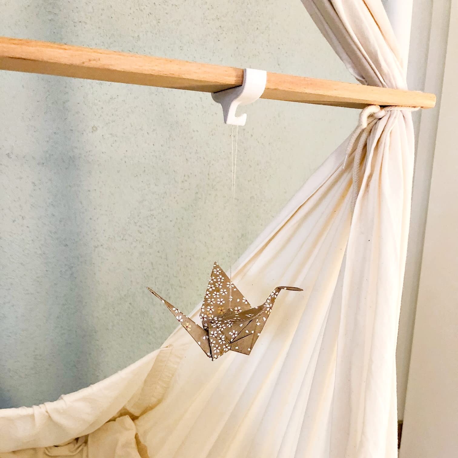 Swing to Sleep Set Cable Clips and Mobile Holder - Image 4
