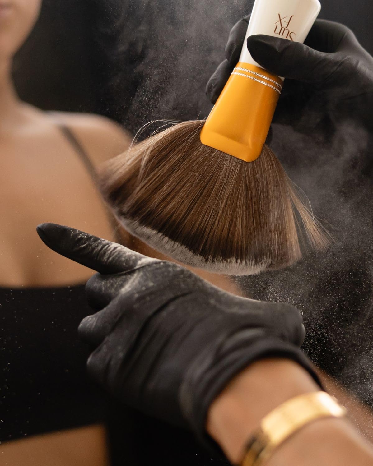 Finishing Powder Brush | Large Professional Fan Brush for Salon Use | Perfect For Spray Tan Powder | White | For Salon Use, For Spray Tan Powder, Large Fan Brush, Finishing Powder Brush, Professional Salon Tool