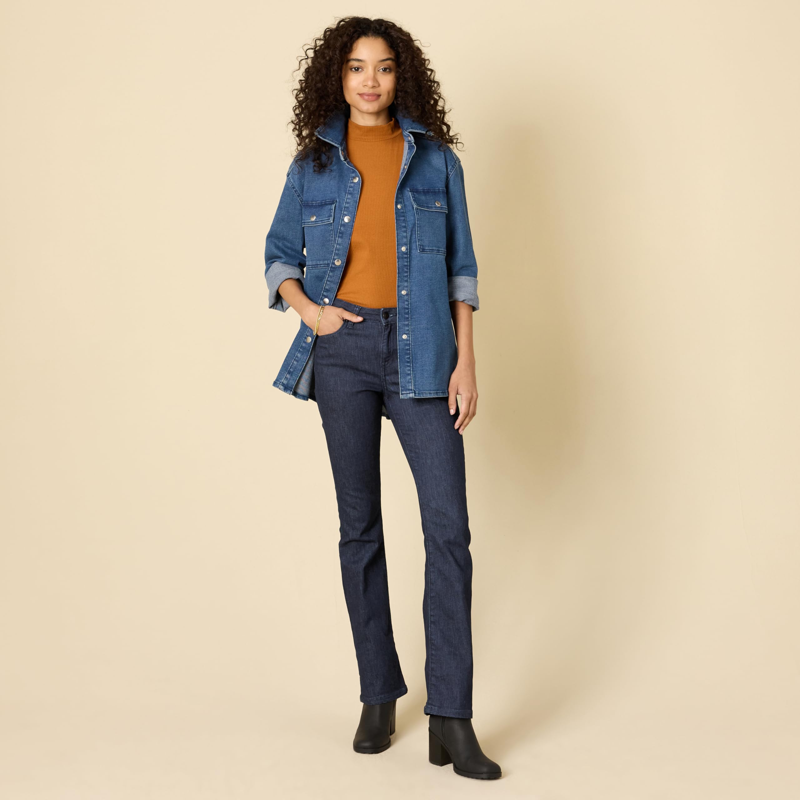Amazon Essentials Jeans Elasticizzati a Vita Media Bootcut Vestibilità Aderente - Colori Fuori Produzione Donna