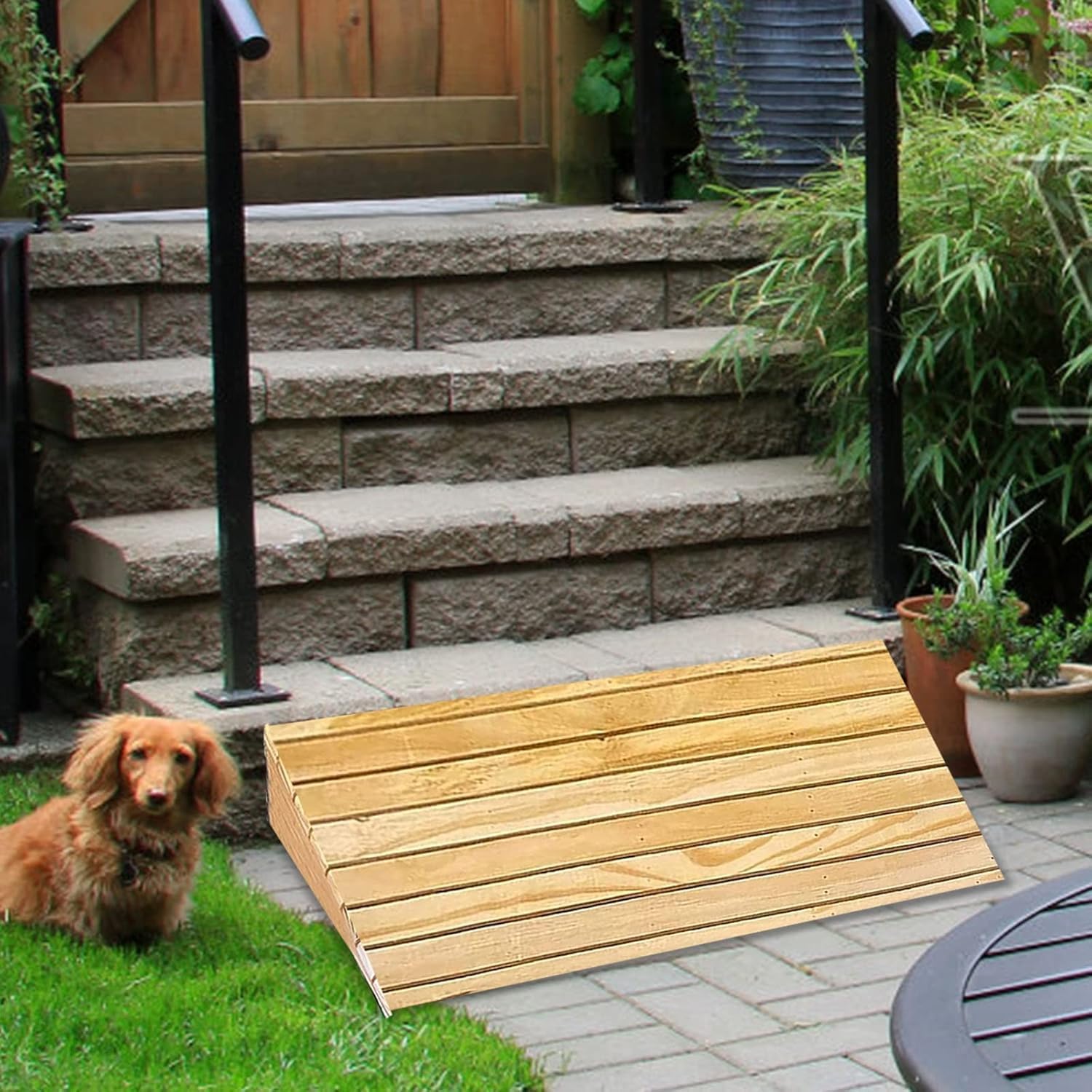 Rampe de fauteuil roulant en bois pour entrée de maison et abri de jardin