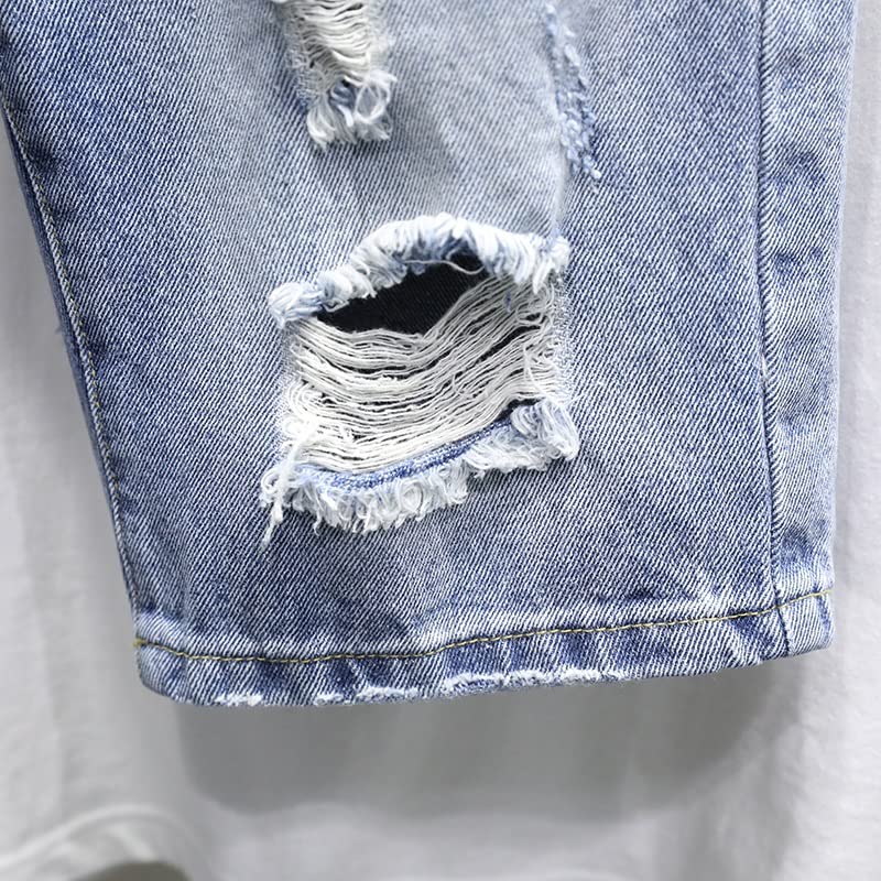 Short jean déchiqueté bleu clair résolvant l'inconfort de la chaleur avec sa coupe ample droite