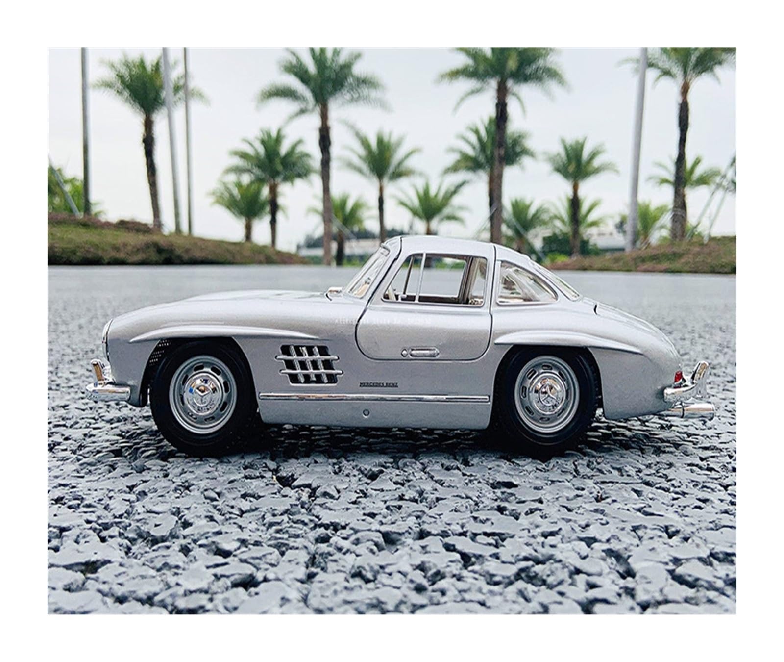 1954 メルセデスベンツ300SL Amazon.co.jp: 対象:1/18 1954 メルセデスベンツ 300SL レッド