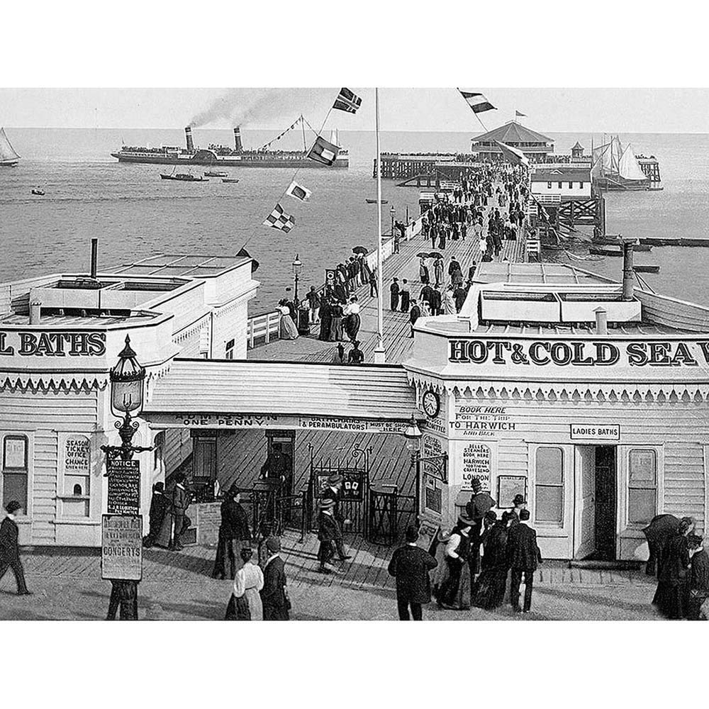 Wee Blue Coo The Pier Clacton On Sea Vintage History Old BW Art Print Poster Wall Decor 12X16 Inch