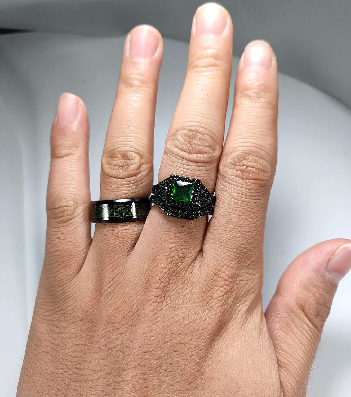2 Rings His and Hers Rings Black Plated Couple Rings Princess cut 6mm Green Cz Womens Wedding Ring Sets Titanium Steel Mens Wedding Bands