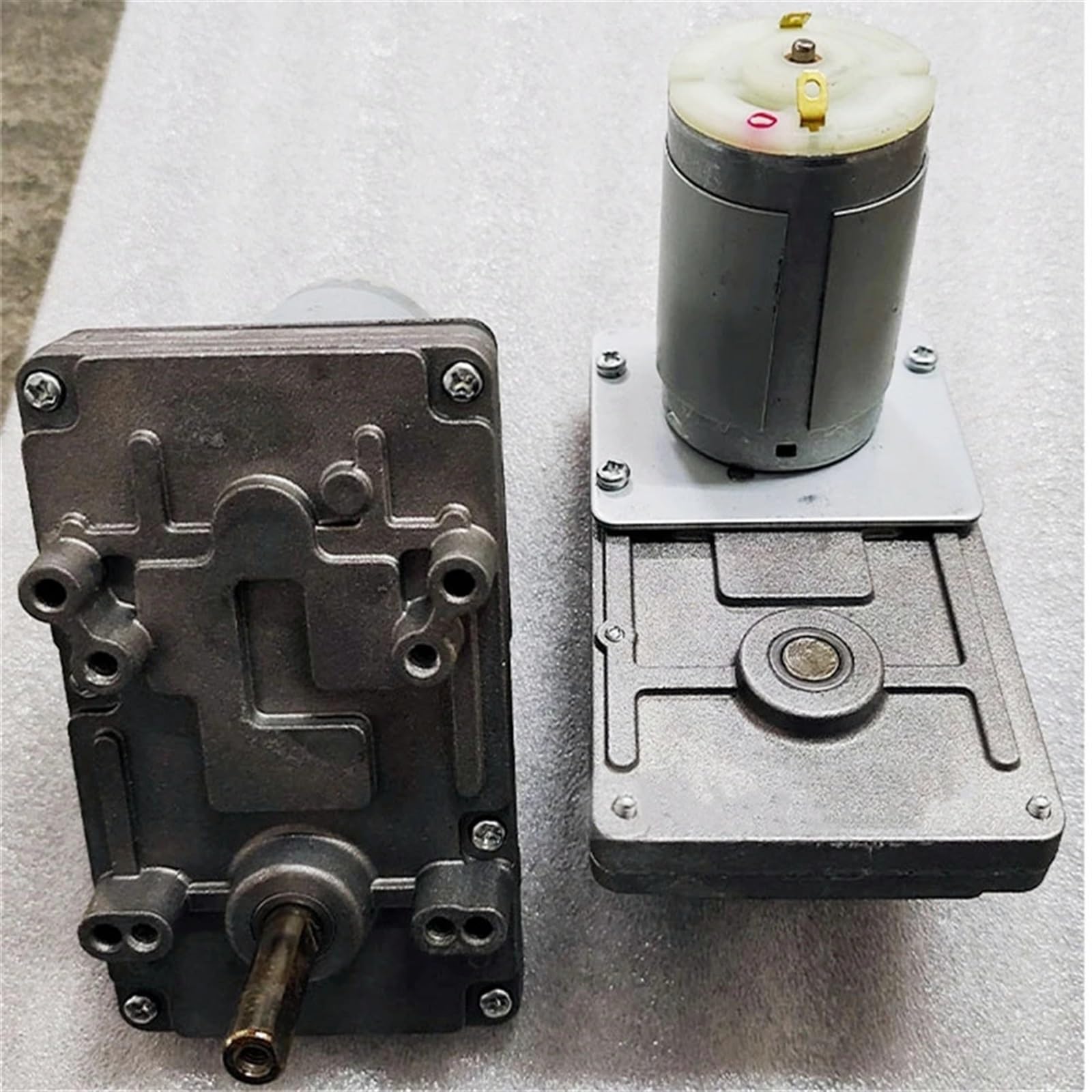 RS-555 Silnik z przekładnią prądu stałego 12 V 24 V DIY konsola do gier 8 mm, wał, całkowicie metalowy niski poziom hałasu (silnik wału D 50 mm, 24 V 57 obr./min)