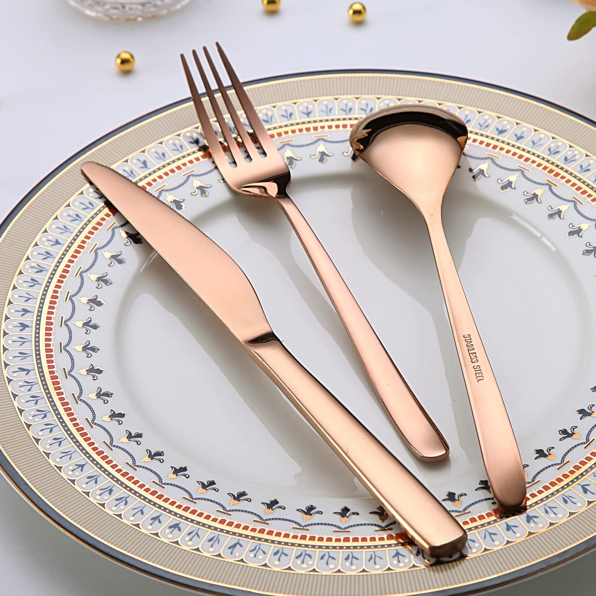 Berglander Juego de cubiertos de oro rosa 30 piezas, resistentes tenedores y cucharas de acero inoxidable, titanio y cobre, a prueba de óxido, apto para lavavajillas