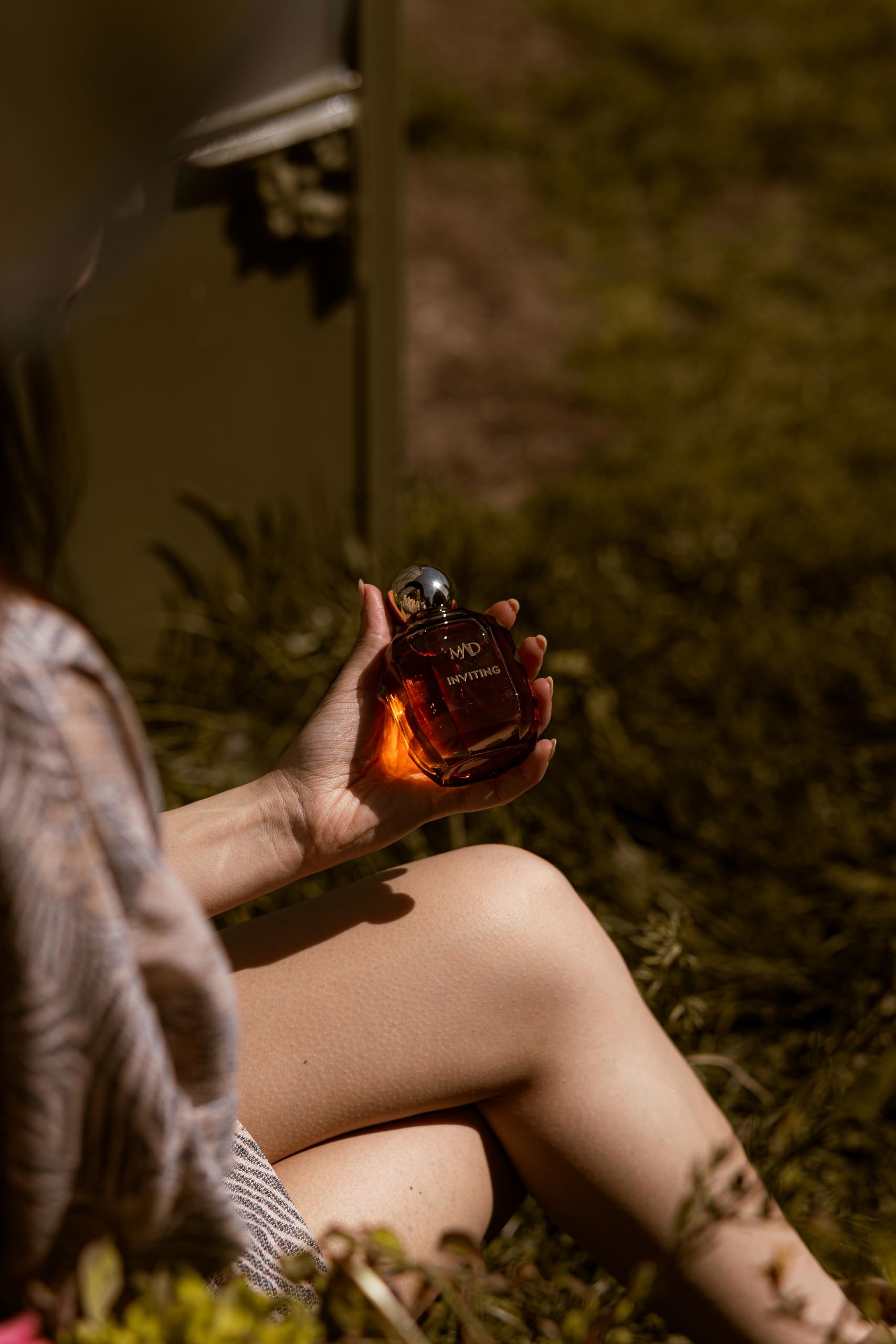MAD Inviting Damen Extrait de Parfum 100 ml-Fruchtige Noten,Jasmin&Amber | Floral & Fruity