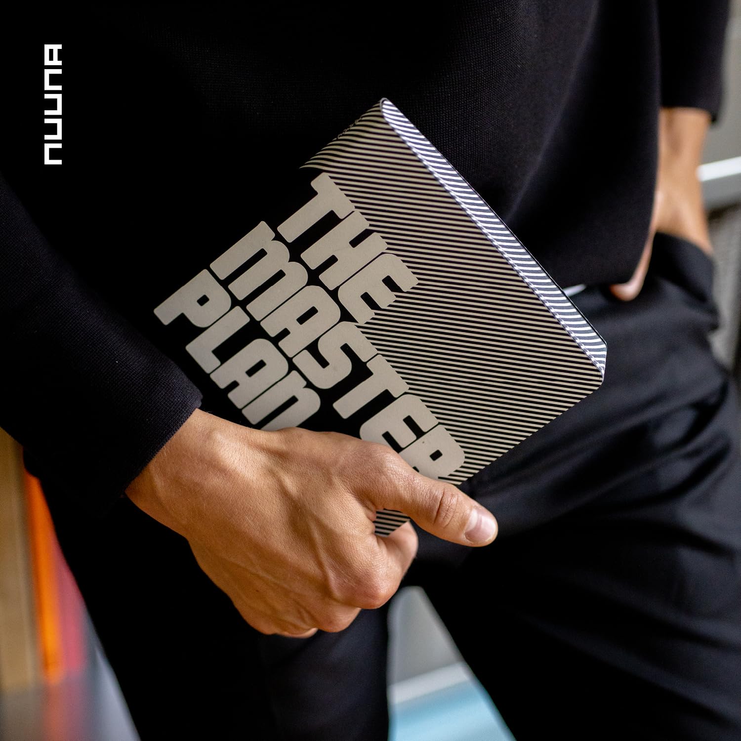 Nuuna Notizbuch A5+ | Graphic L - The Master Plan | Dotted Journal | 3,5mm Punktraster | 256 nummerierte Seiten | 120g Premium-Papier | Leder schwarz | nachhaltig produziert in Deutschland