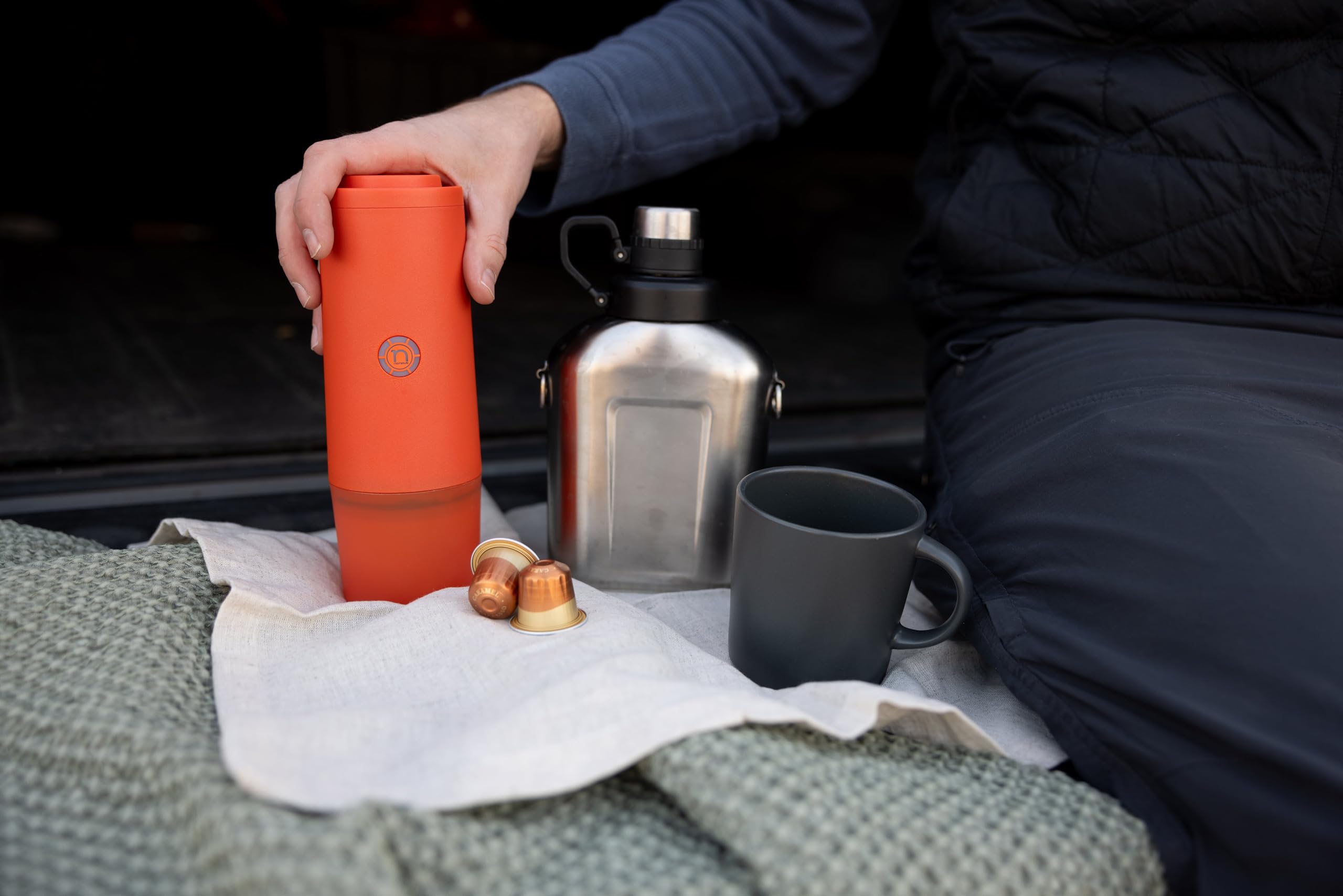 Prime Brew – przenośny ekspres do kawy z ciśnieniem 20 bar, zbiornik 80 ml, parzenie na gorąco i zimno, kompatybilny z kapsułkami Nespresso® i kawą w proszku, zbiornik na wodę ze stali