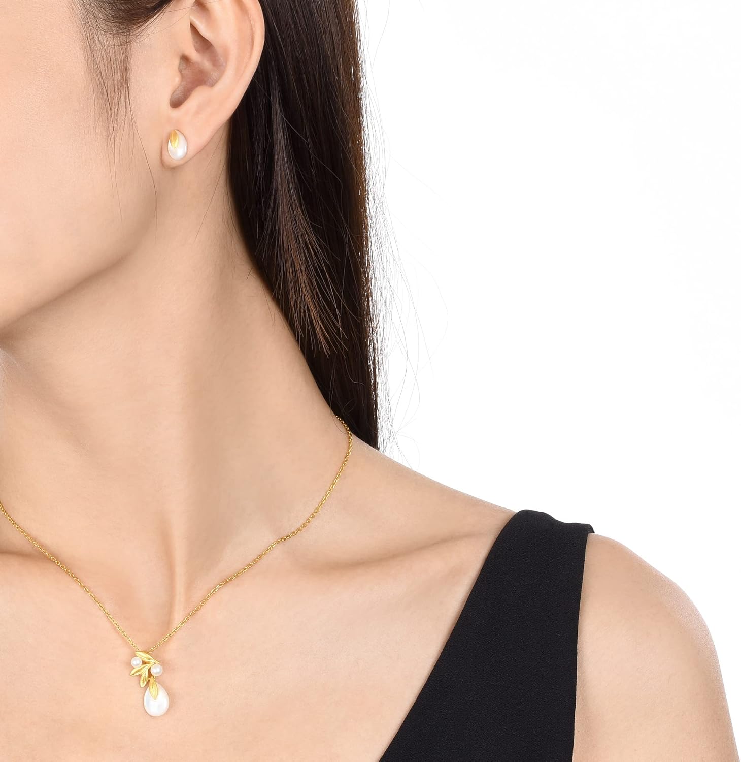 CHOW SANG SANG 24K 999.9 Gold Daily Luxe Willow & Pentals Pearl and Mother of Pearl Asymmetric Stud Earrings for Women 89676E