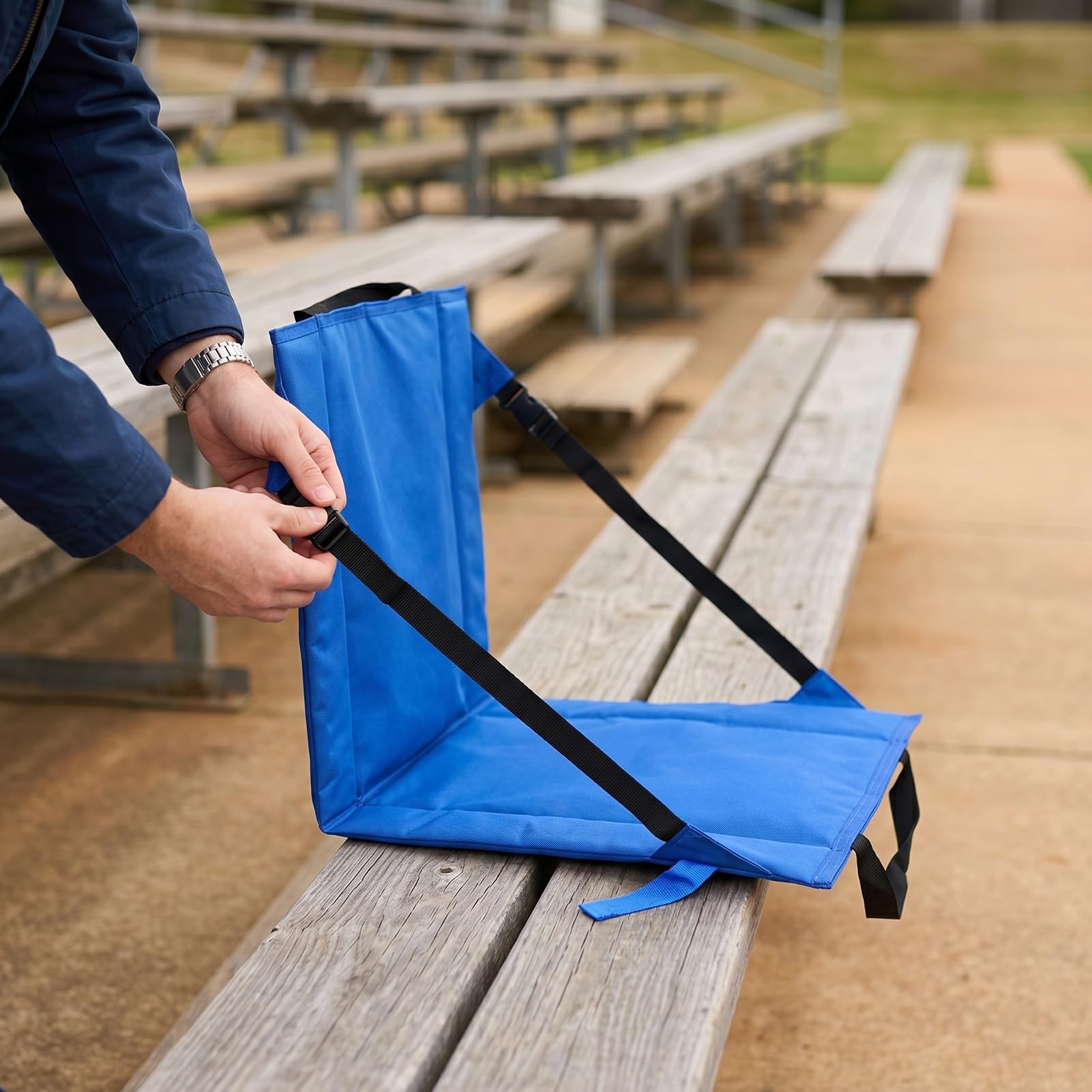 banapoy Asiento Estadio con Respaldo, Silla Plegable Portátil a Prueba Agua con Correa Ajustable para Hombro para Juegos Deportivos, Camping, Playa, Picnic Al Aire Libre, Concierto