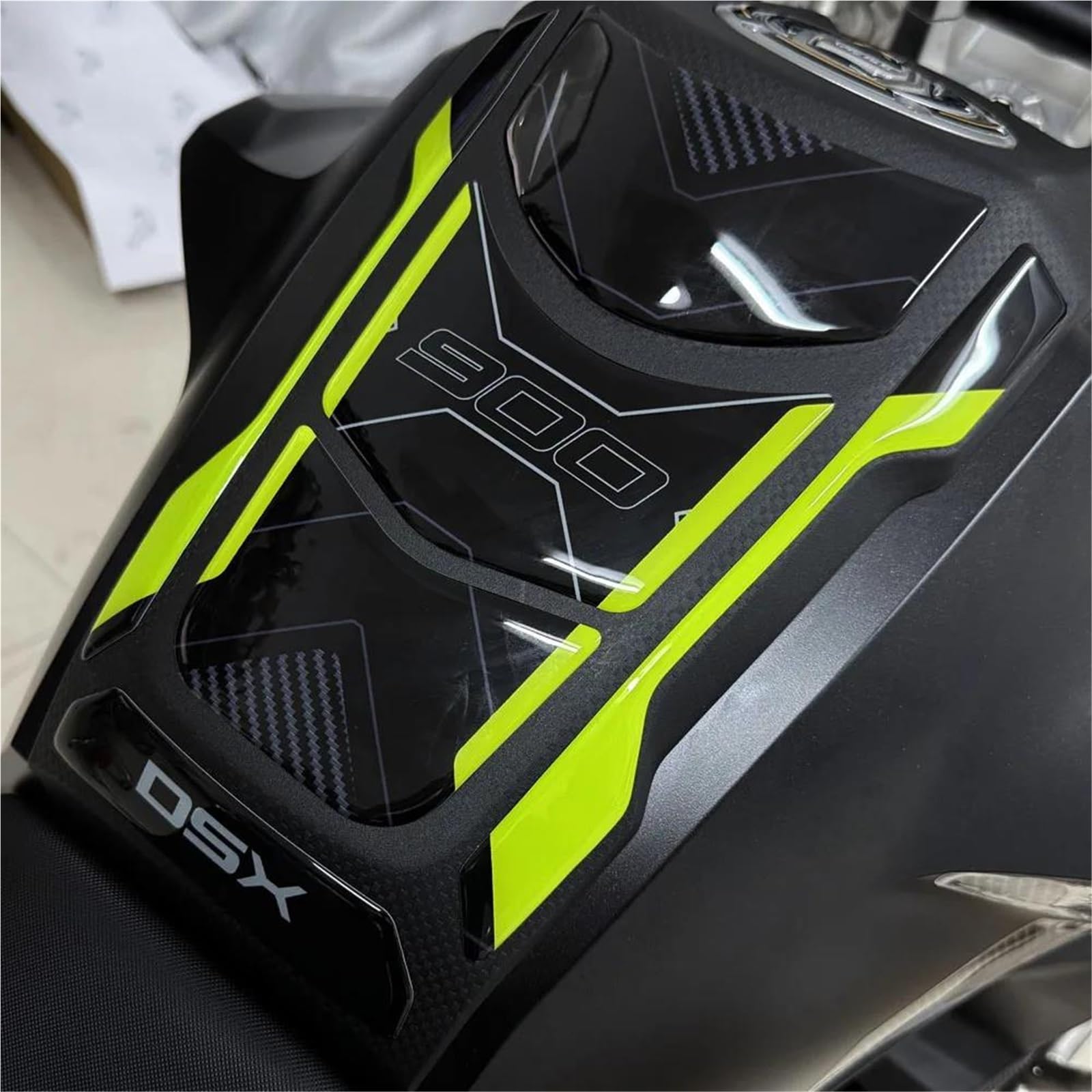 Adhesivo El Lateral del Depósito Combustible La Motocicleta para Voge Valico 900DSX 900 DSX 2024 Adhesivo Protector para Depósito De Aceite Adhesivo para Tanque(Negro B)