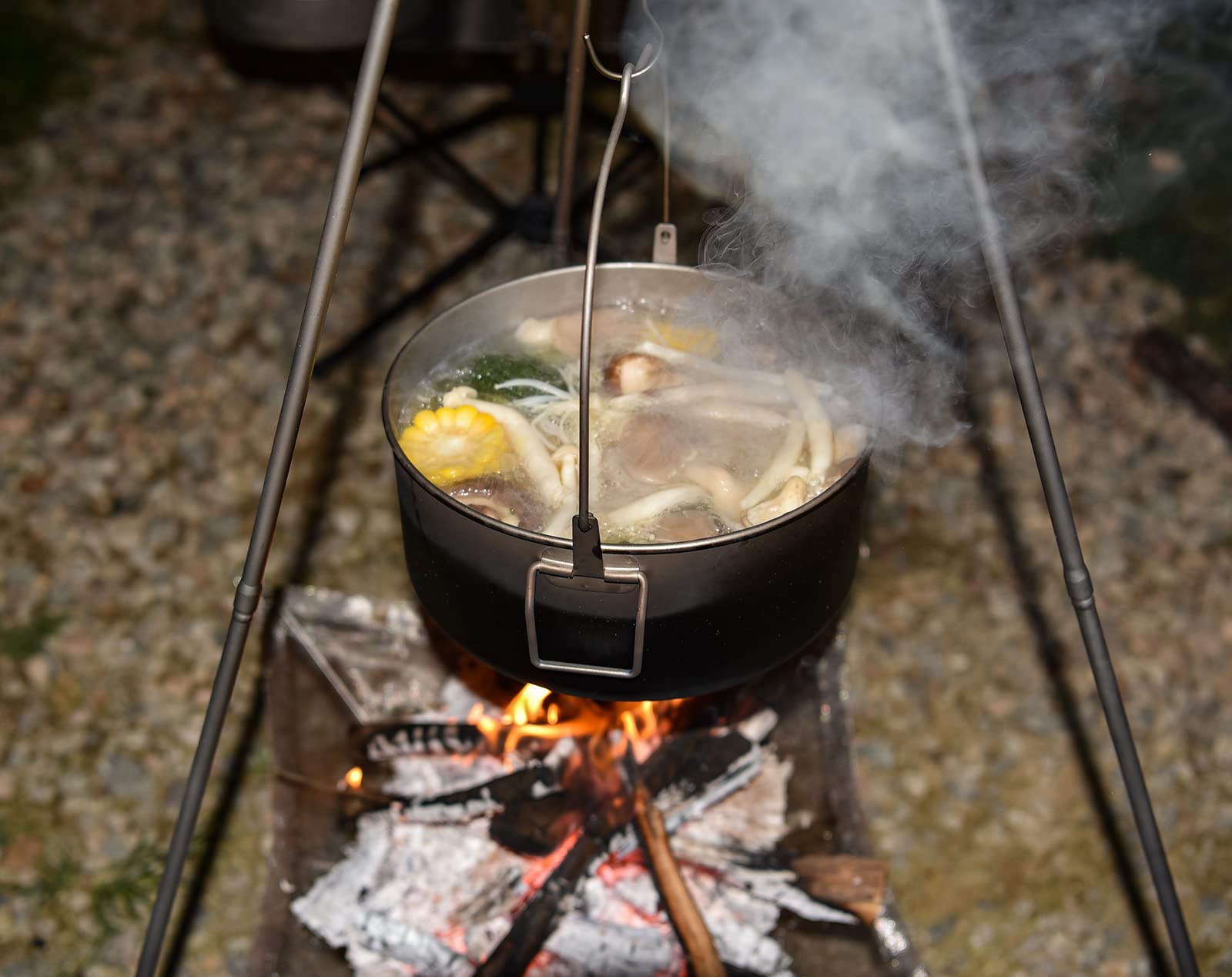iBasingo Titan SuppeTopf 4.5L Outdoor Kochgeschirr für Camping, Picknick, Wandern und Reise Küchengeschirr Kochkit Ti2112C