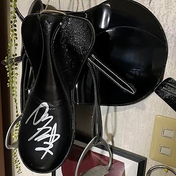 ☆内海馬具店☆鞍☆サイン入り☆ Amazon.co.jp: 内海馬具店鞍サイン入り : 文房具・オフィス用品