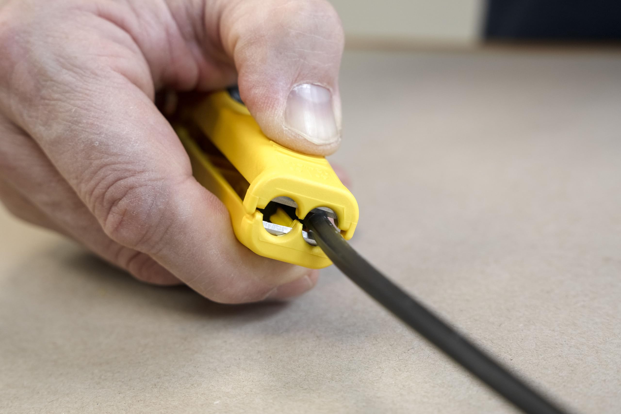 WEICON Tools Mini Solar 10/16mm² Stripping Tool for Thick Solar and Photovoltaic Cables Working Area 10 & 16mm² - Image 3