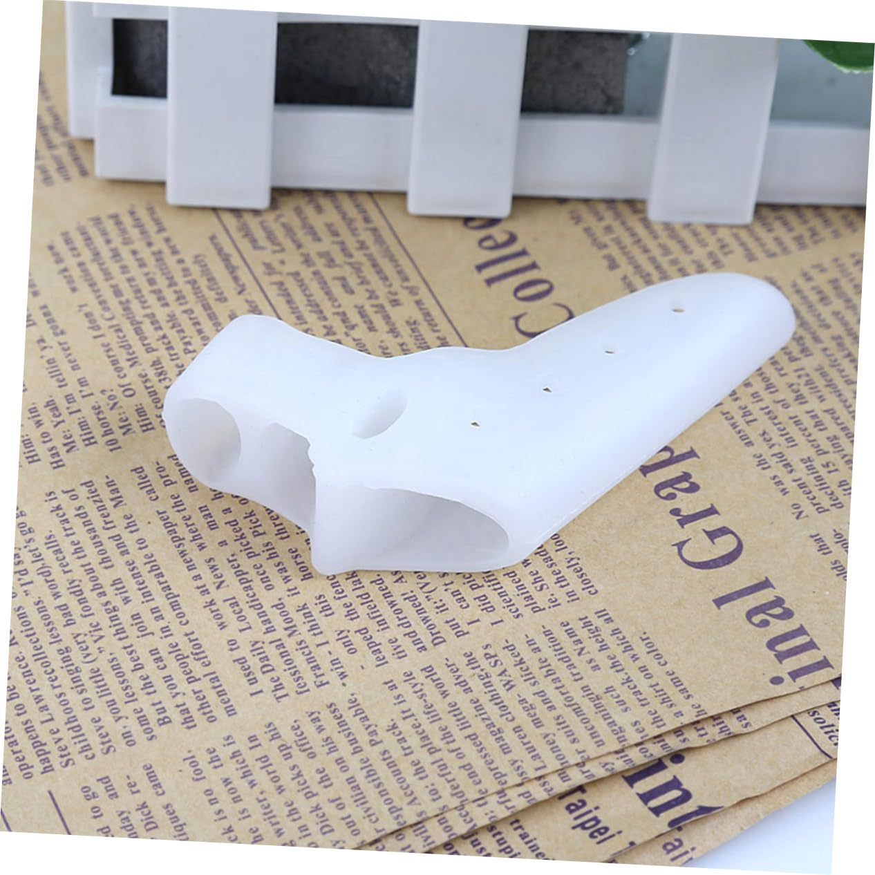 COLLBATH Comfortable Separators for Women Men Spacer for Bunions Hallux Spacer for White 1 Pair