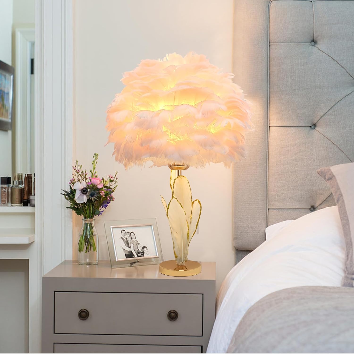 ZYLEISENBAO Pink Feather Lamp Goose Furry Table Lamp Princess Modern Fluffy Pink Desk Lamp Romantic Bedside Nightstand Light for Girl Bedroom Wedding Decor Living Room Entryway Christmas Gift