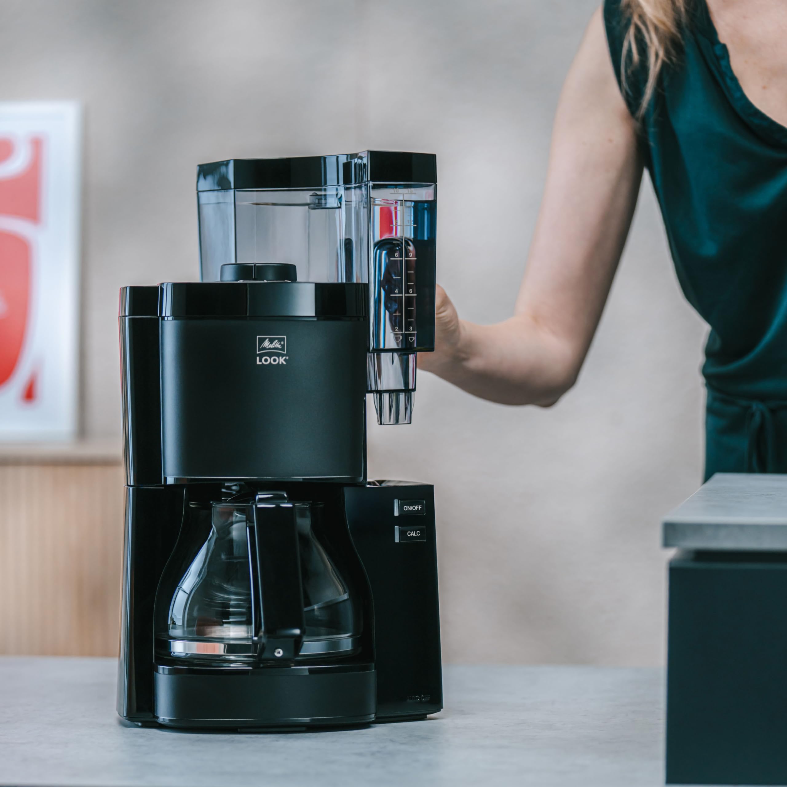 Melitta, Cafetière Filtre LOOK 1,25L Noir, Fonction AromaSelector, Fonction Maintien au Chaud, Porte-filtres 1x4 pour 10 tasses, Verseuse en Verre Borosilicate,1025-03,1080W