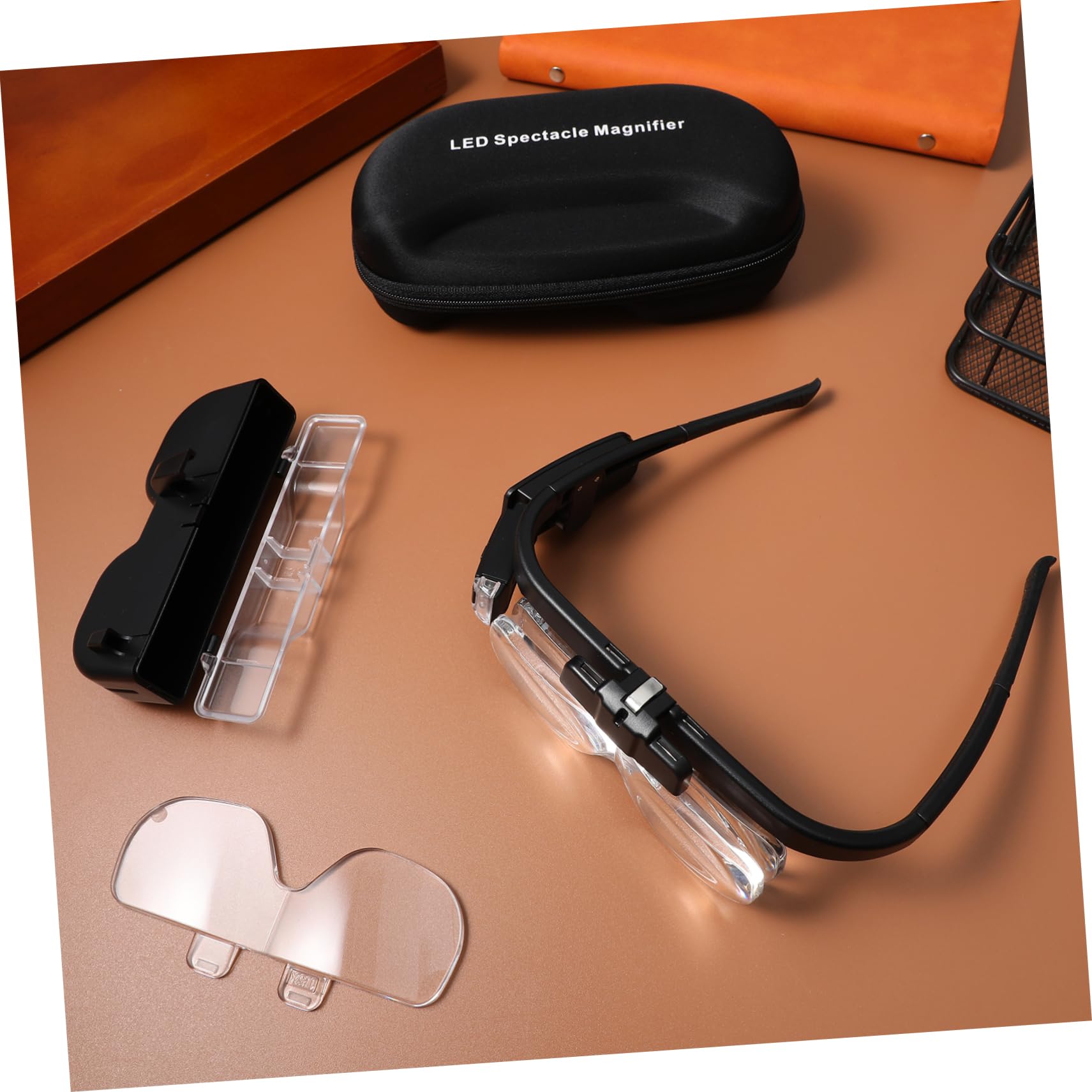 Occhiali con Lente d Ingrandimento con Luce LED Ricaricabili Via Usb, Leggeri, Design Ergonomico, Comodi da Indossare per Lettura e Lavori Ravvicinati