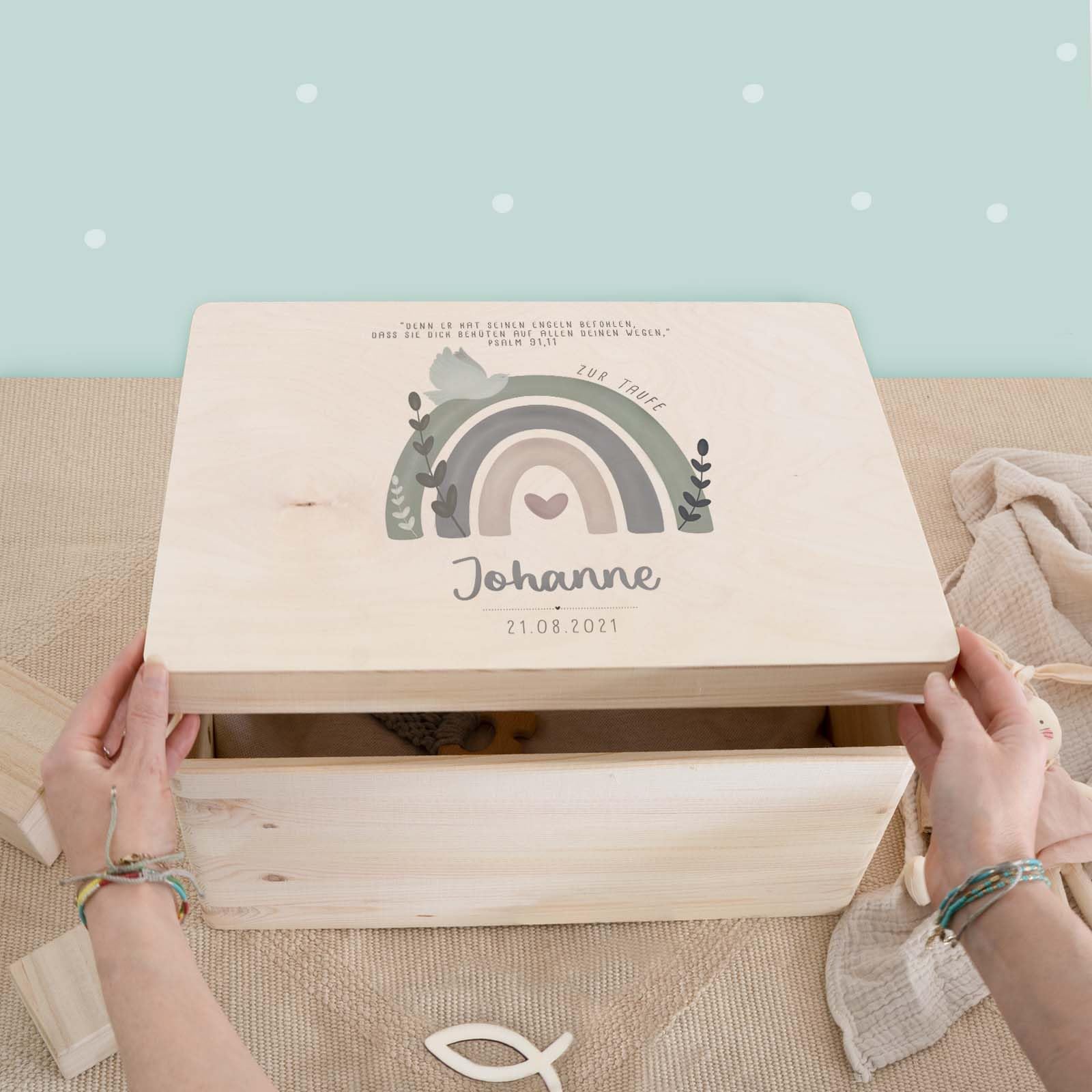 hellomini Taufgeschenke - Personalisierte Erinnerungsbox Taufe aus Holz - Taufgeschenke für Mädchen - Taufgeschenke Jungen - Taufe Geschenk (Regenbogen Taube Druck, S: 30x20x14cm)