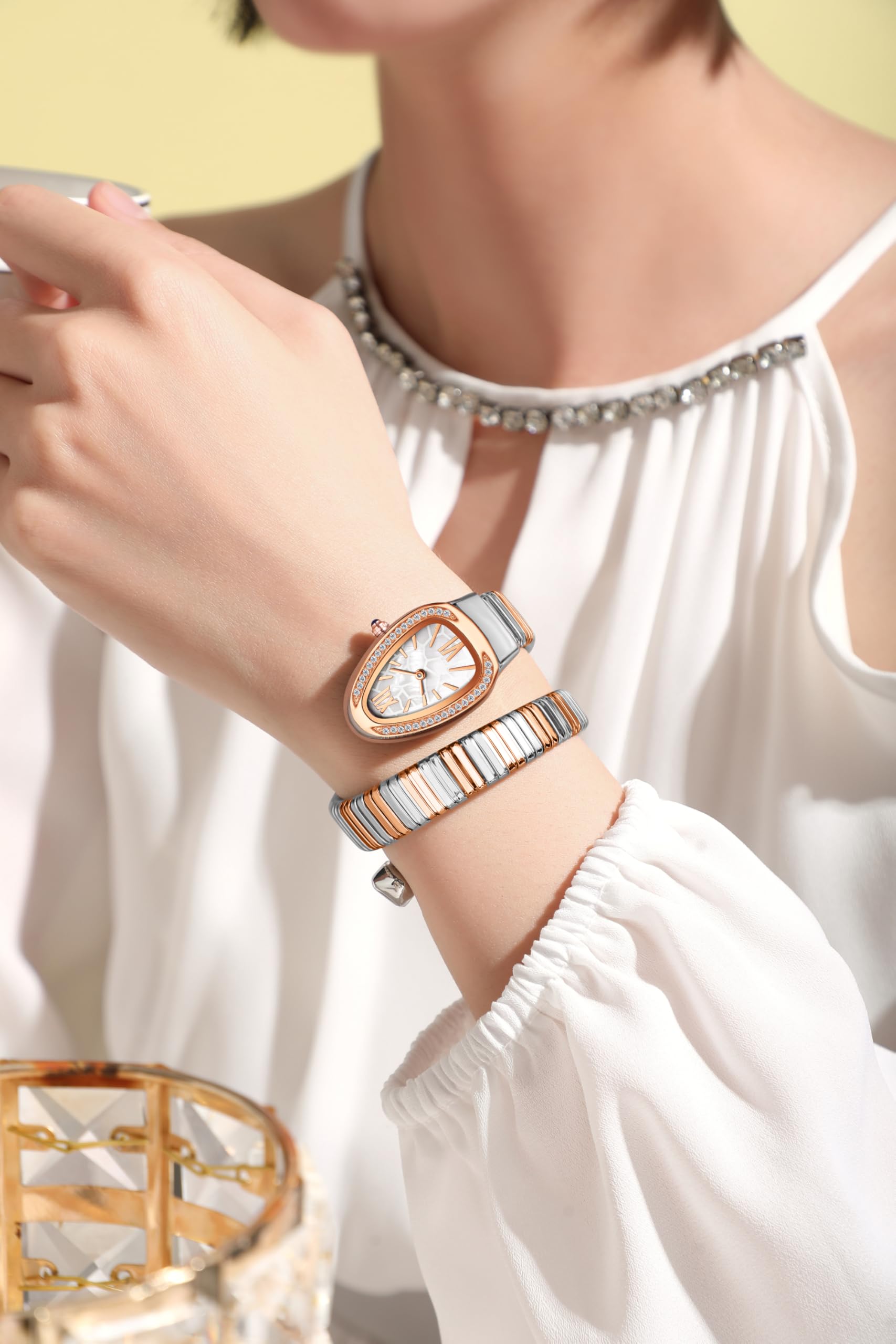 Gosasa Reloj de pulsera de serpiente para mujer, elegante reloj de pulsera envolvente, reloj de cuarzo estilo joyería de moda, reloj serpenti ajustable para vestido y regalo