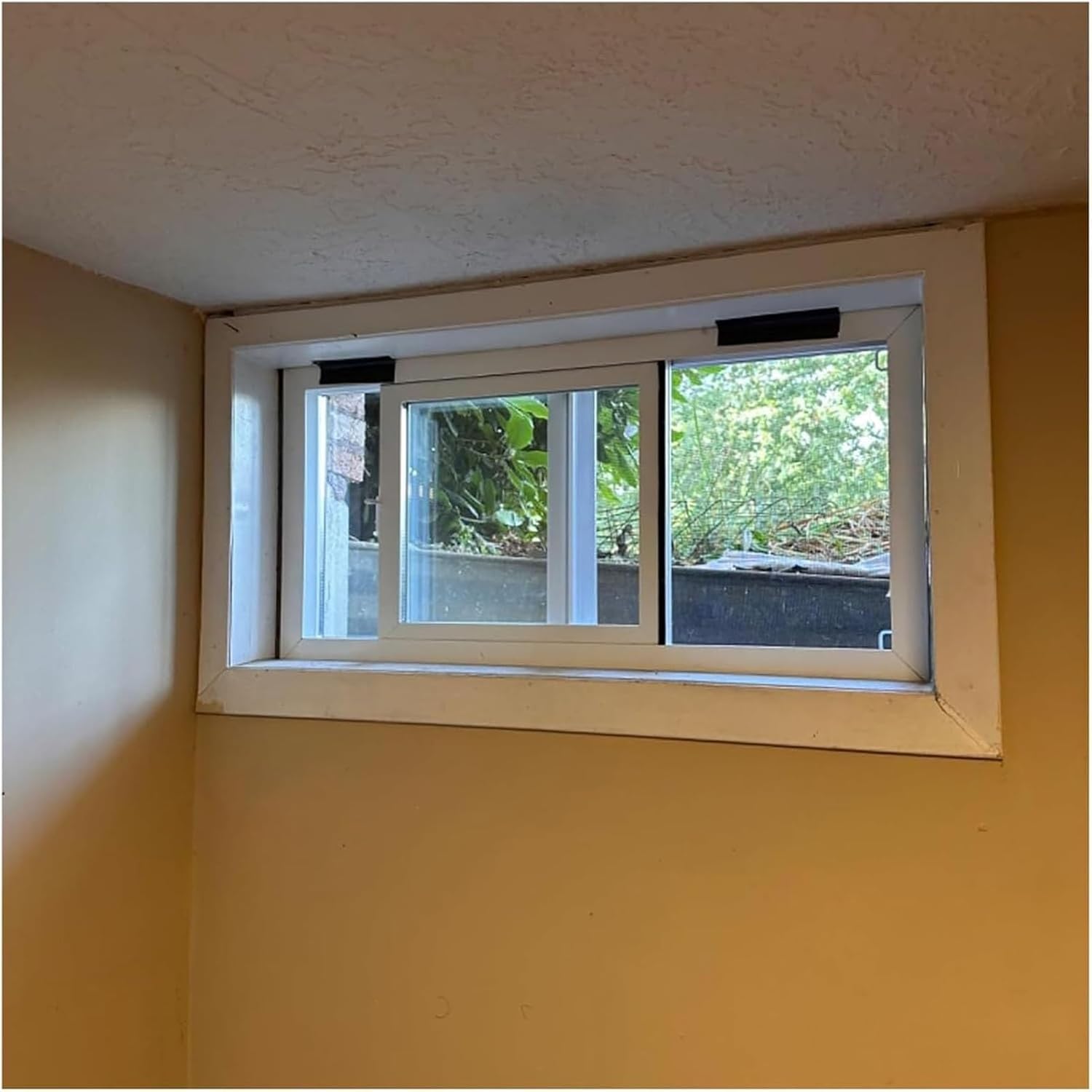 White Barn Windows with Glass and Screen, Horizontal Sliding Basement Window Large 50 40 30 20 18 16 14 12 Inch, Locking Household Small Window for Bathroom Garages and Loft(WxH 38x12in/95x30cm)