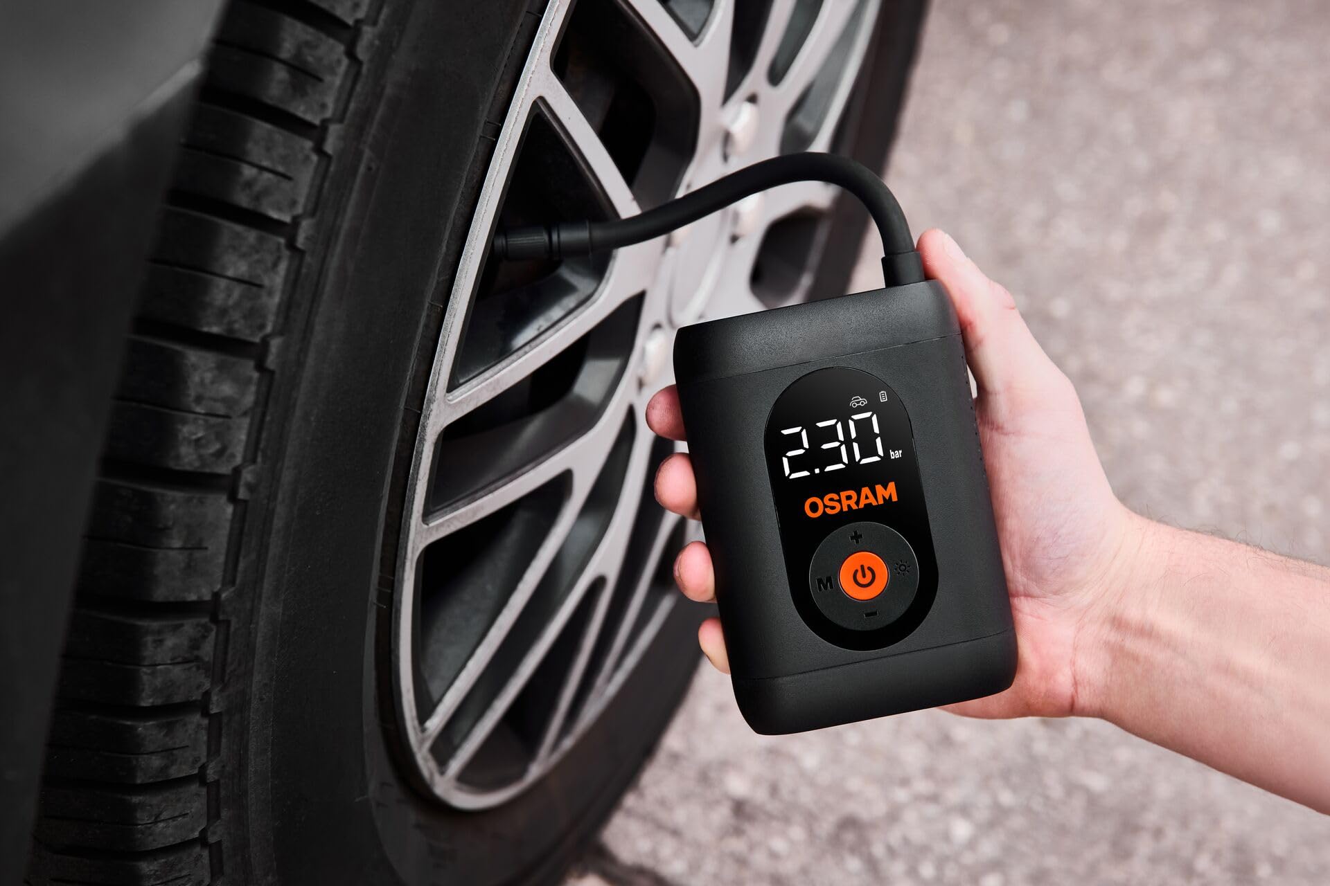 OSRAM TYREinflate 1600 ESSENTIAL, Gonfiatore digitale per pneumatici ricaricabile senza fili, gonfia gli pneumatici in 6 minuti, tubo flessibile da 20 cm