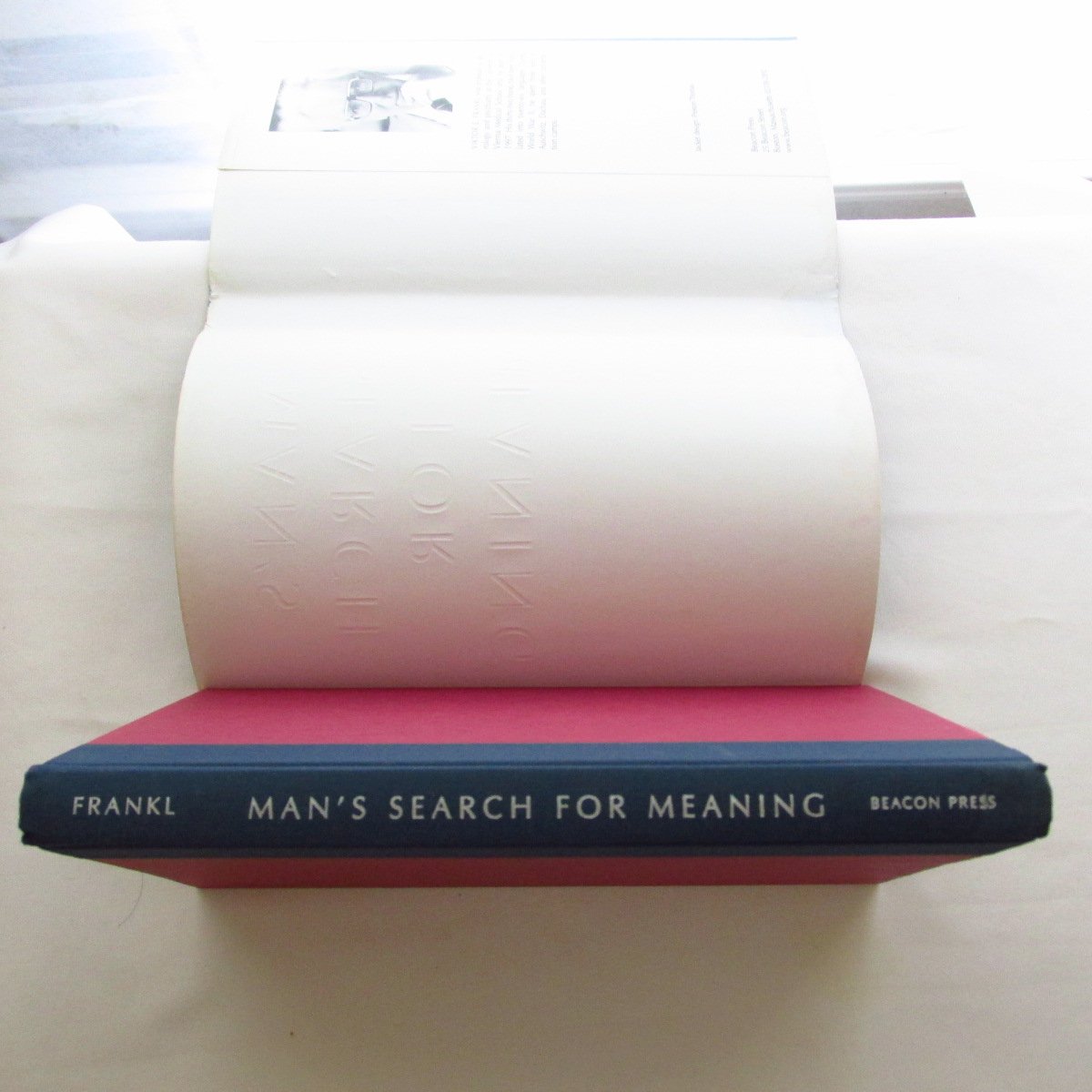 By Viktor E. Frankl - Man's Search for Meaning (4th Edition) (1992-10-15) [Hardcover] - Image 5